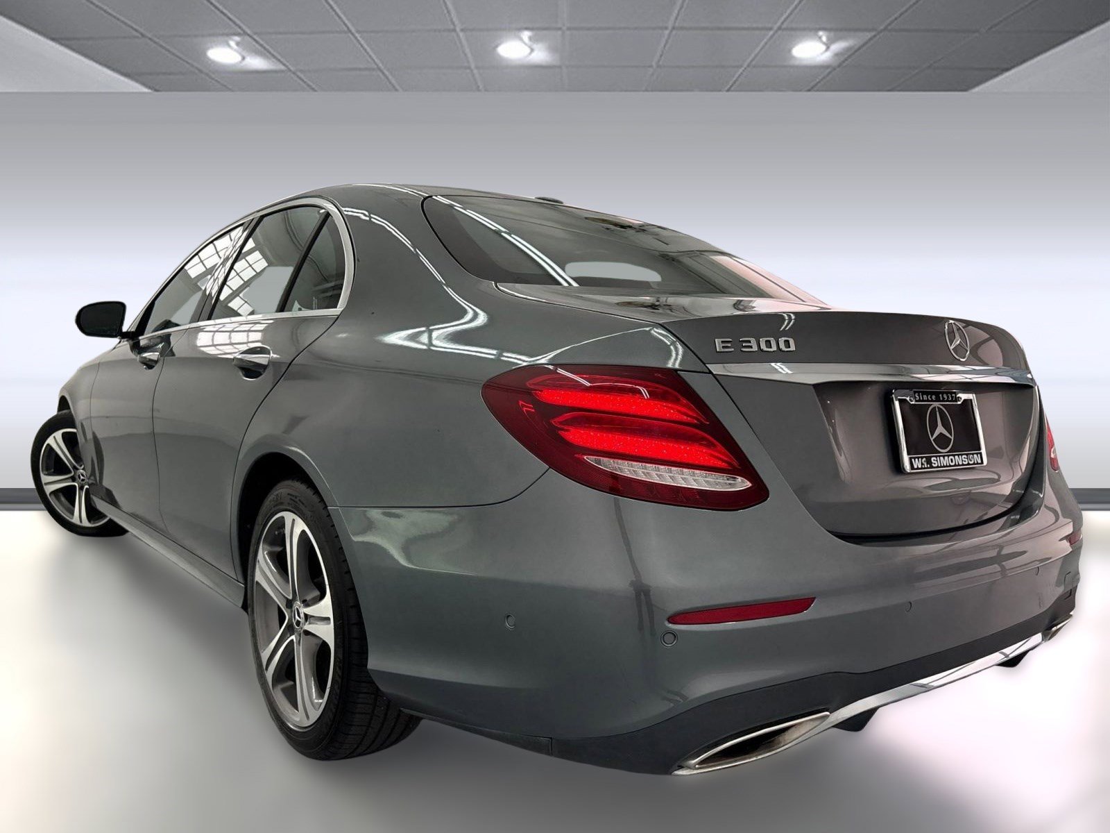 2017 Mercedes Benz E 300 Sport Sedan photo 3
