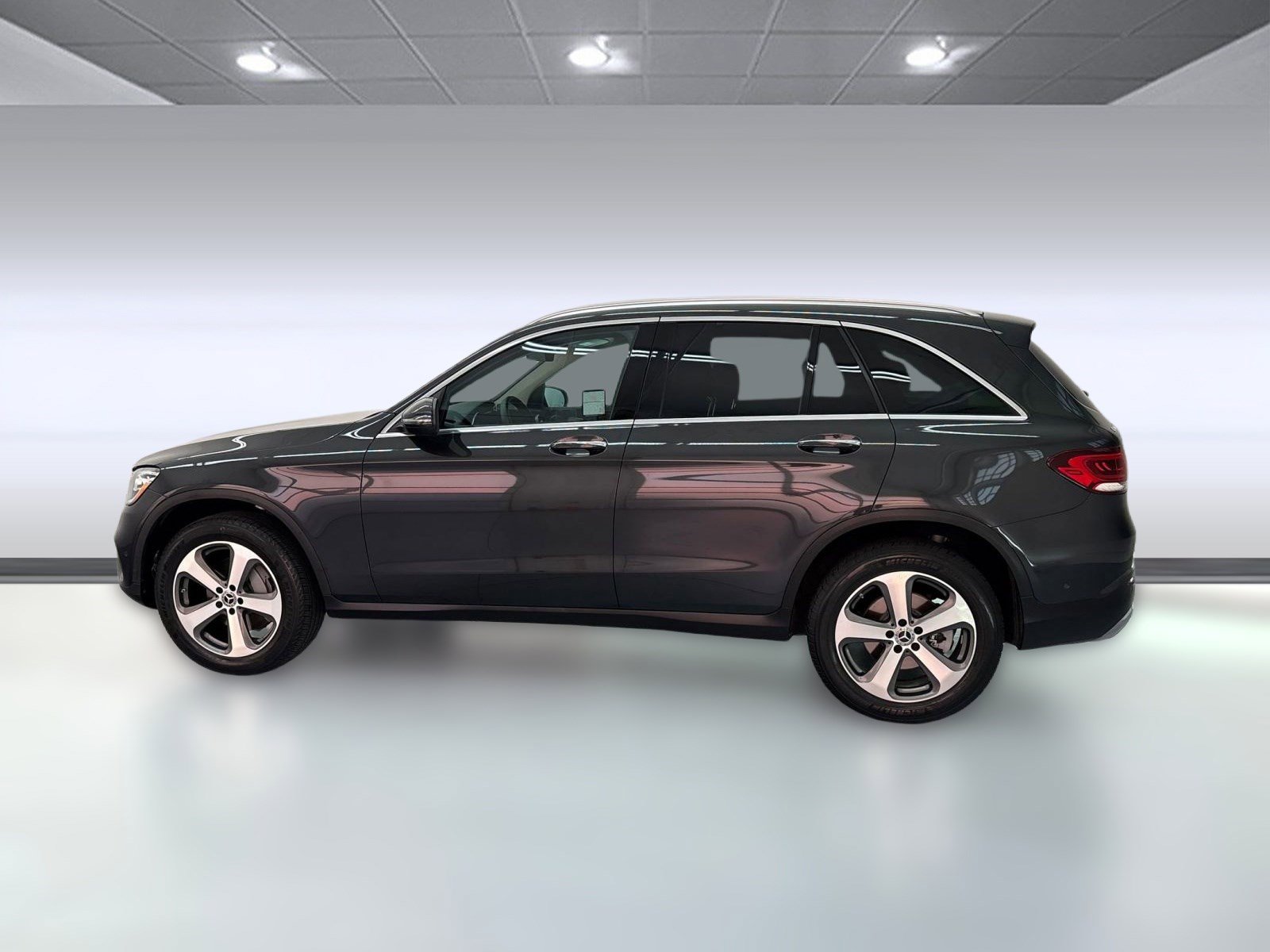2022 Mercedes Benz GLC 300 photo 2