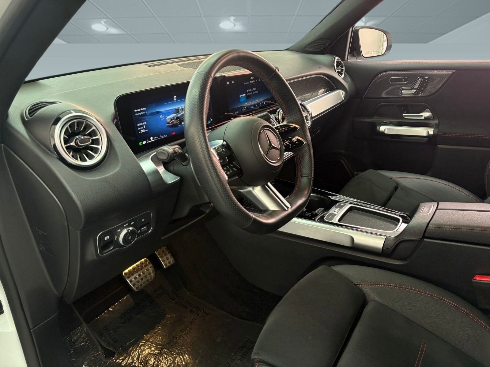 2025 Mercedes Benz GLB 250 photo 2