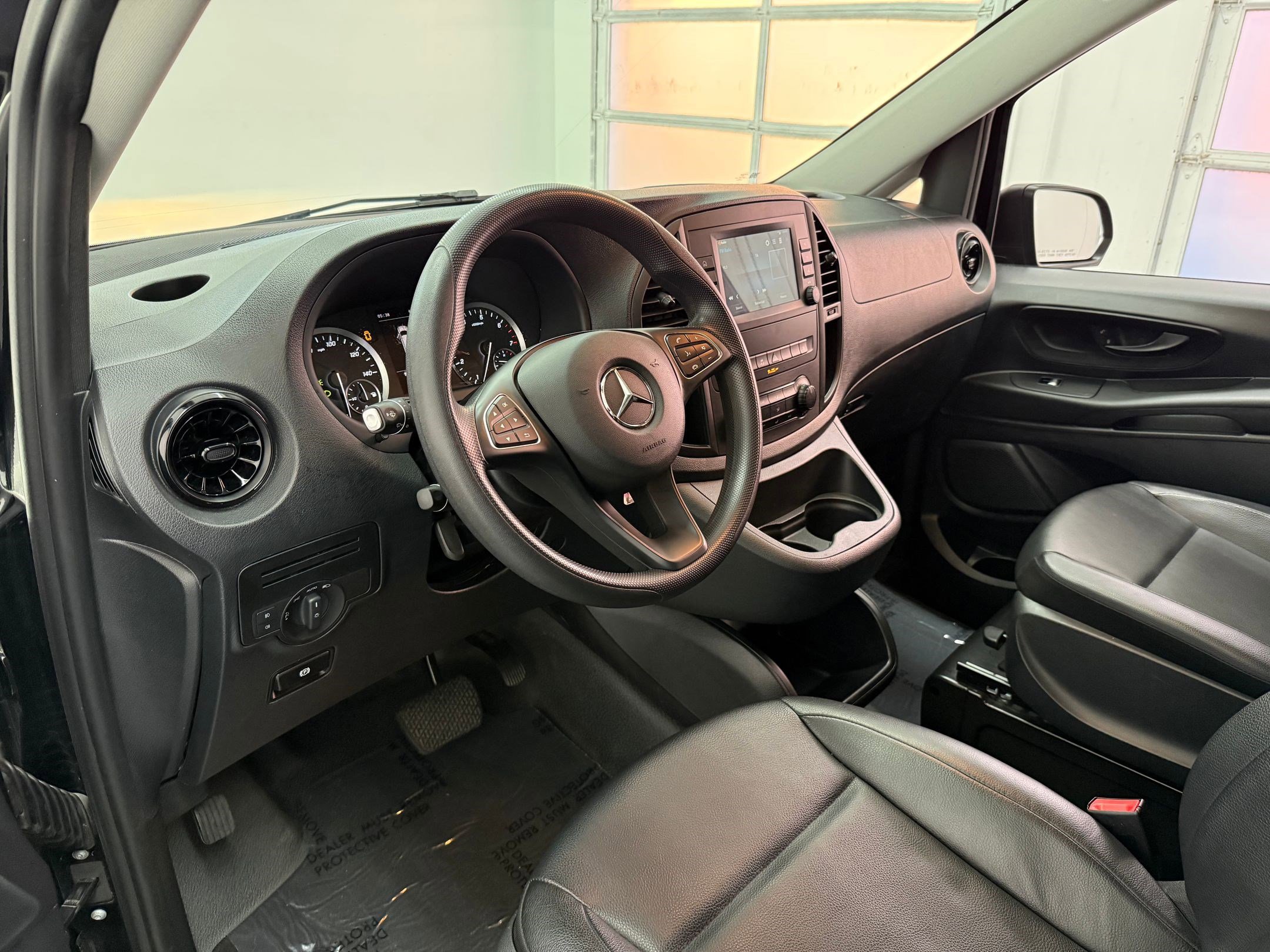 2023 Mercedes Benz Metris Van photo 4