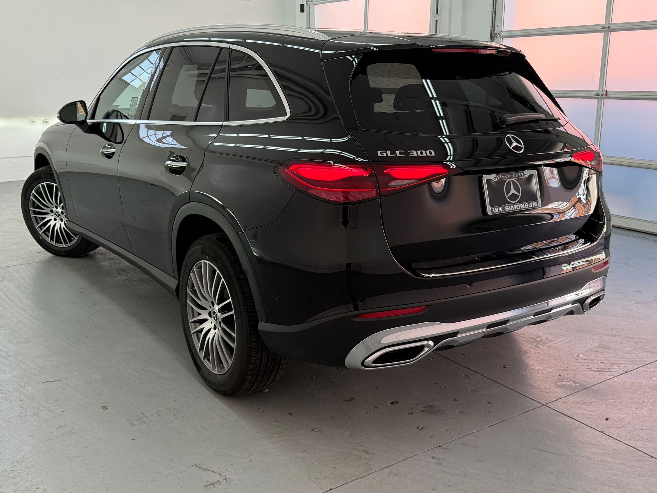 2026 Mercedes Benz GLC 300 photo 2