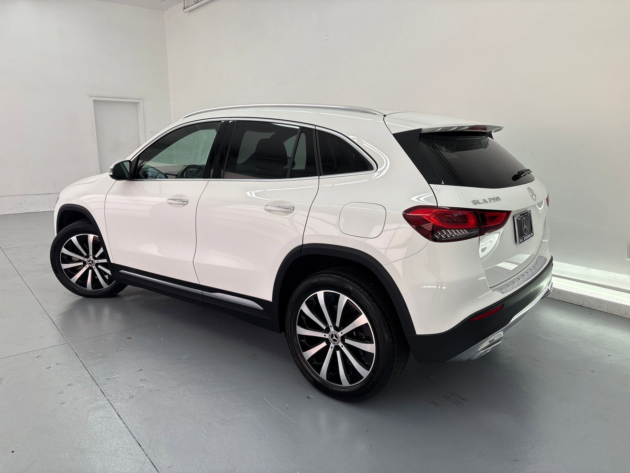 2023 Mercedes Benz GLA 250 photo 3