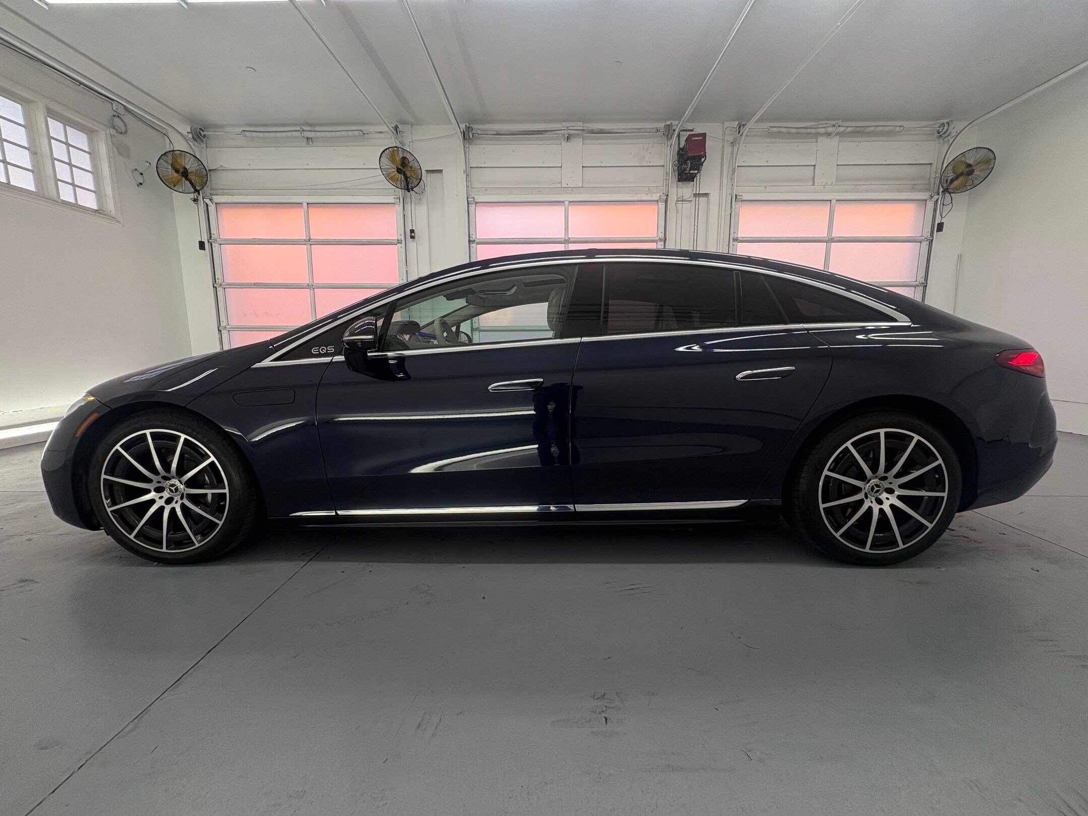 2022 Mercedes Benz EQS Sedan 580 4MATIC photo 2