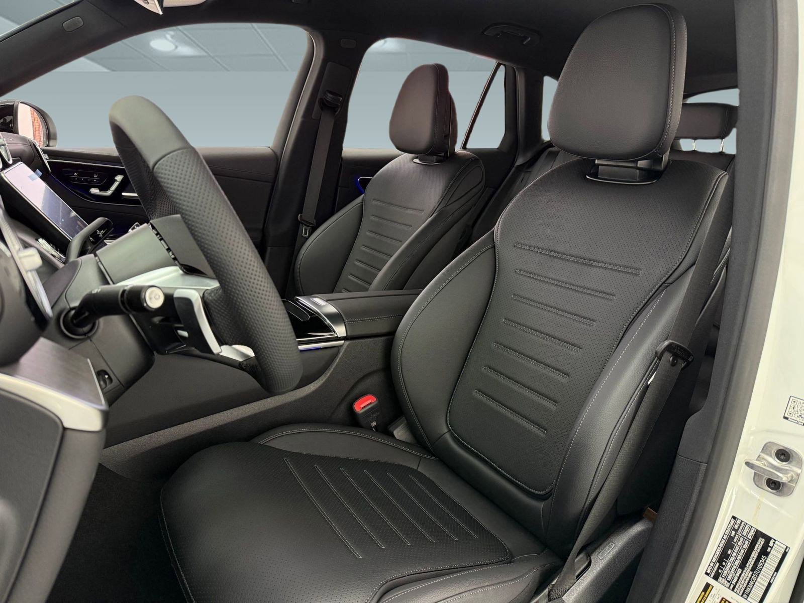 2026 Mercedes Benz GLC 300 photo 2