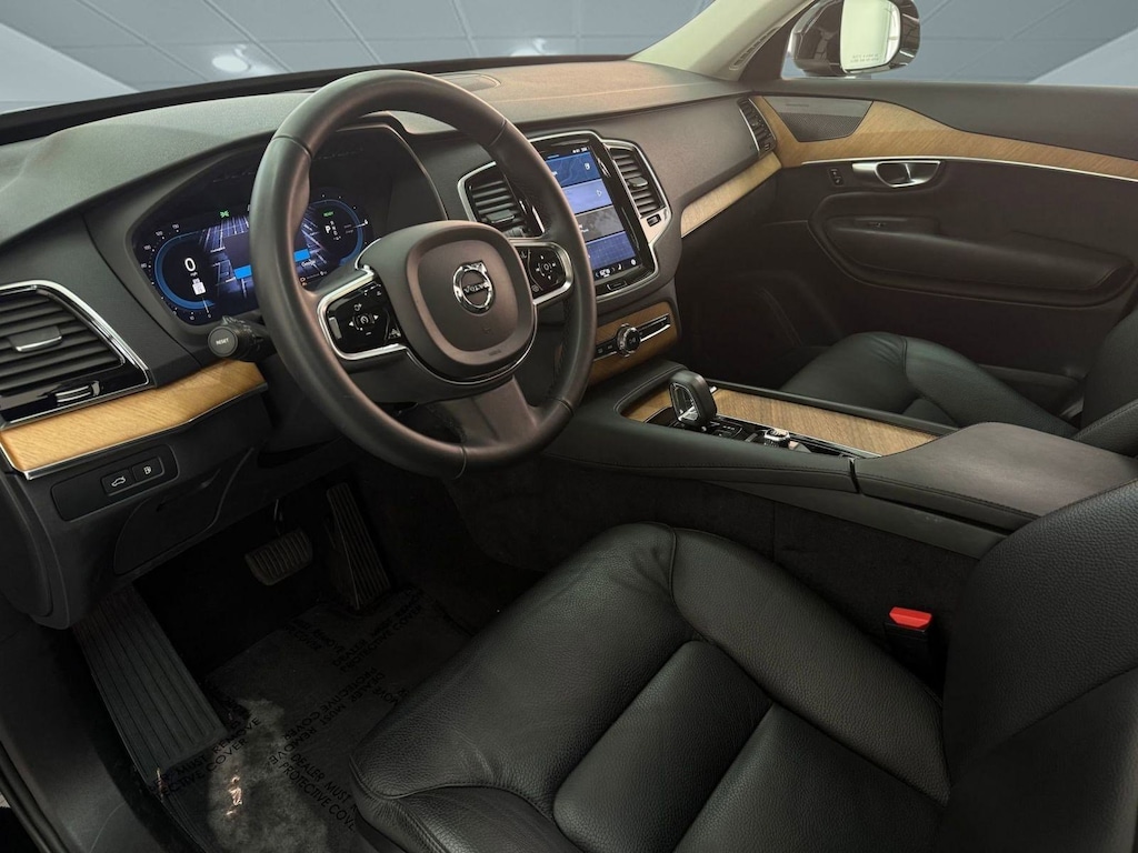 Used 2024 Volvo XC90 plug-in hybrid Plus SUV