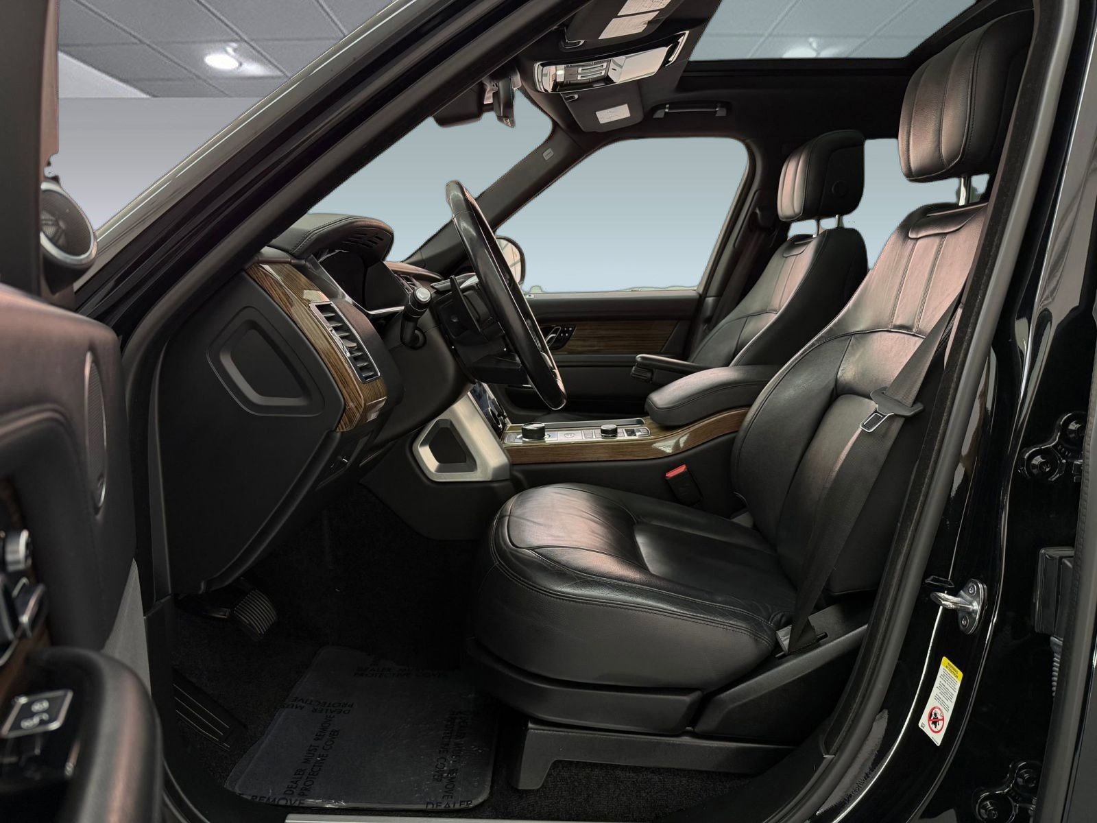 2019 Land Rover Range Rover V6 Supercharged SWB photo 4