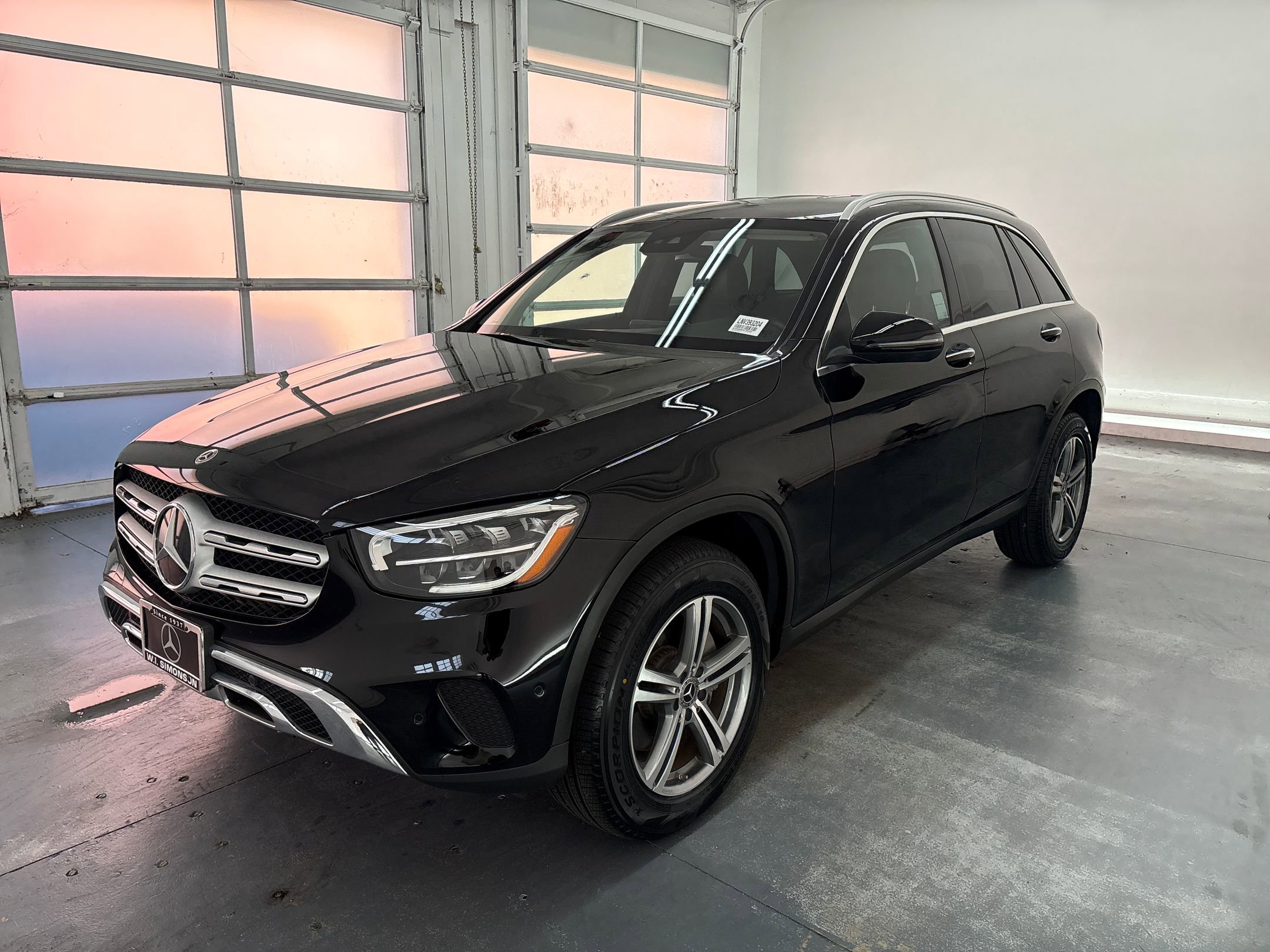 2022 Mercedes Benz GLC 300 photo 2