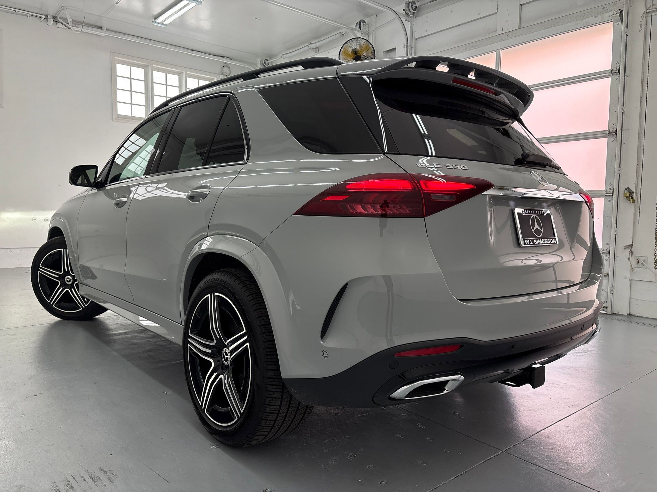 2025 Mercedes Benz GLE 350 4MATIC photo 2