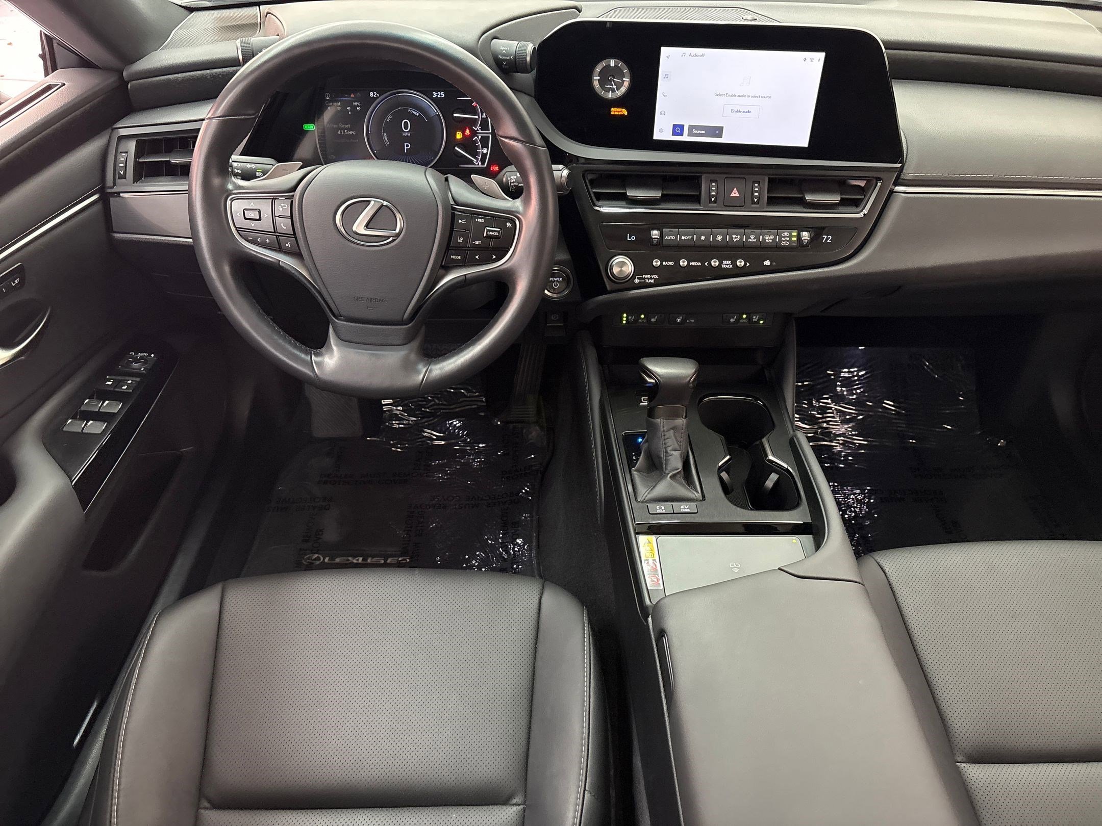 2025 Lexus ES 300h photo 4