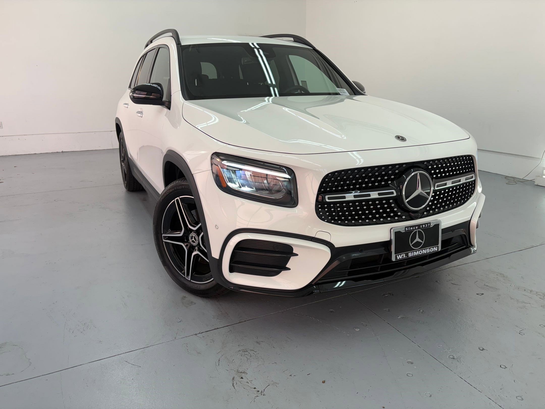 2025 Mercedes Benz GLB 250 photo 2