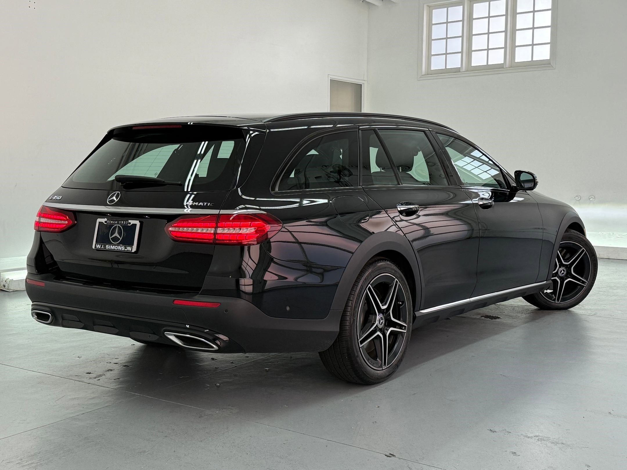 2023 Mercedes-Benz E-Class E 450 photo 3