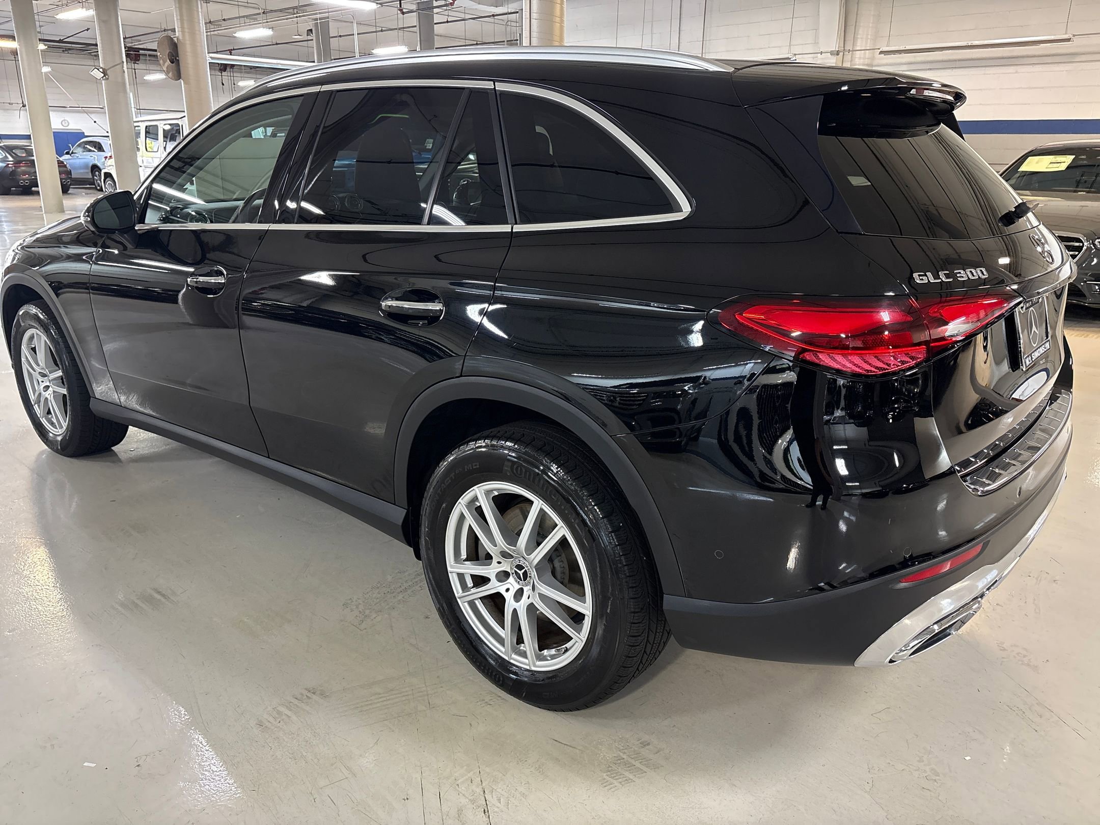 2023 Mercedes Benz GLC 300 4MATIC photo 2