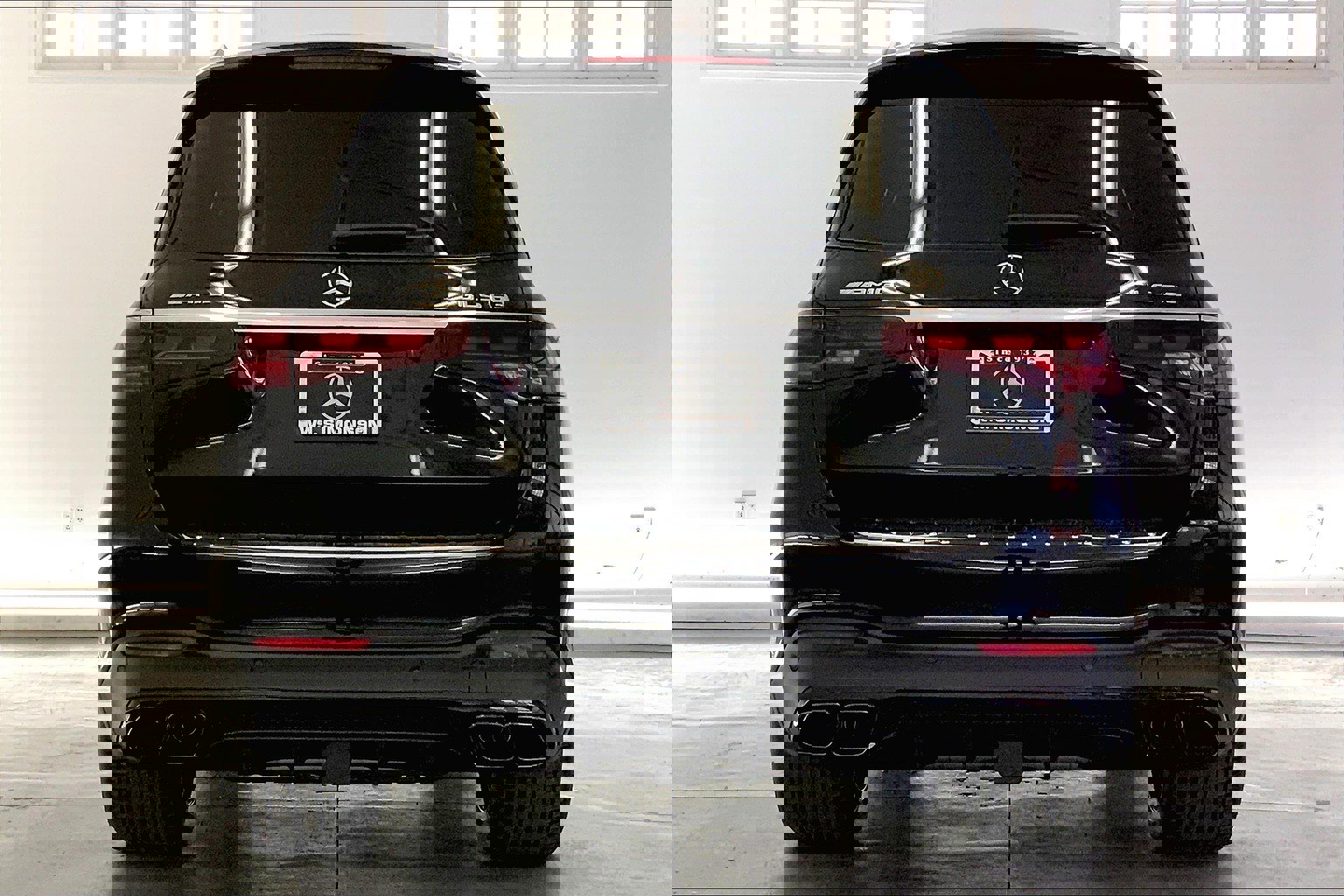 2025 Mercedes Benz GLS AMG 63 4MATIC photo 3
