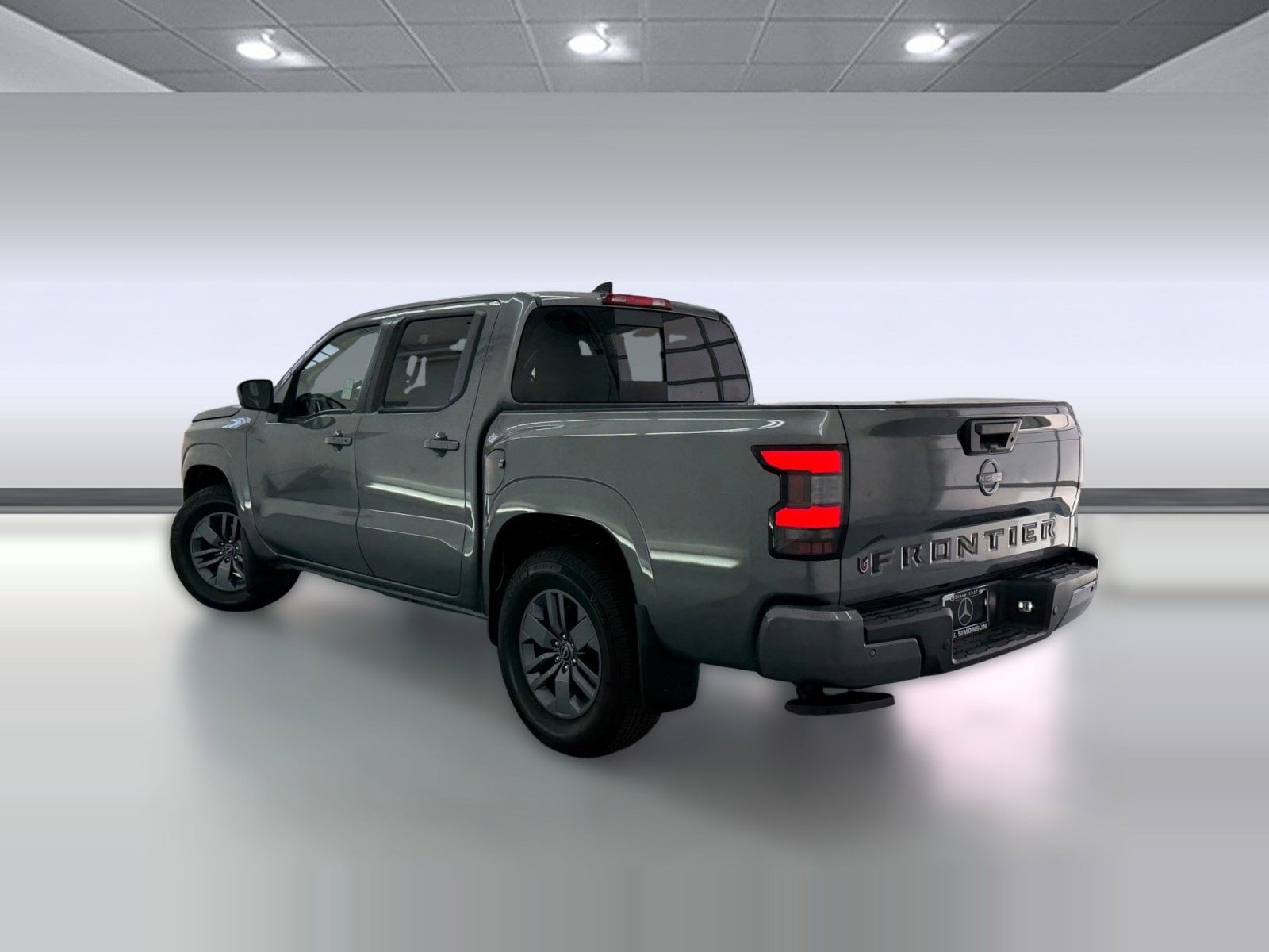 2025 Nissan Frontier SV photo 2