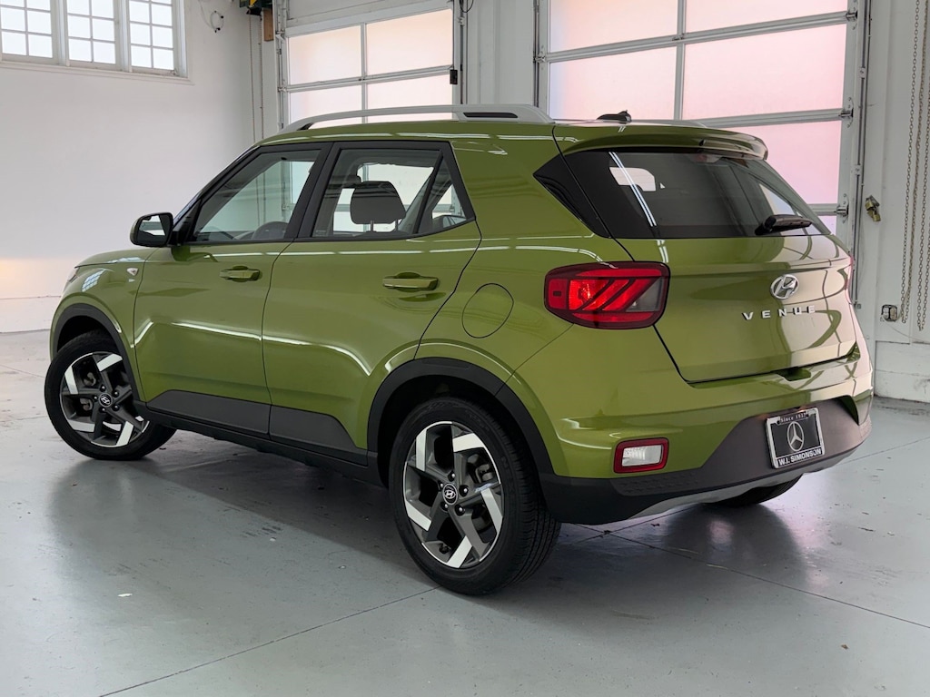Used 2023 Hyundai Venue SEL SUV