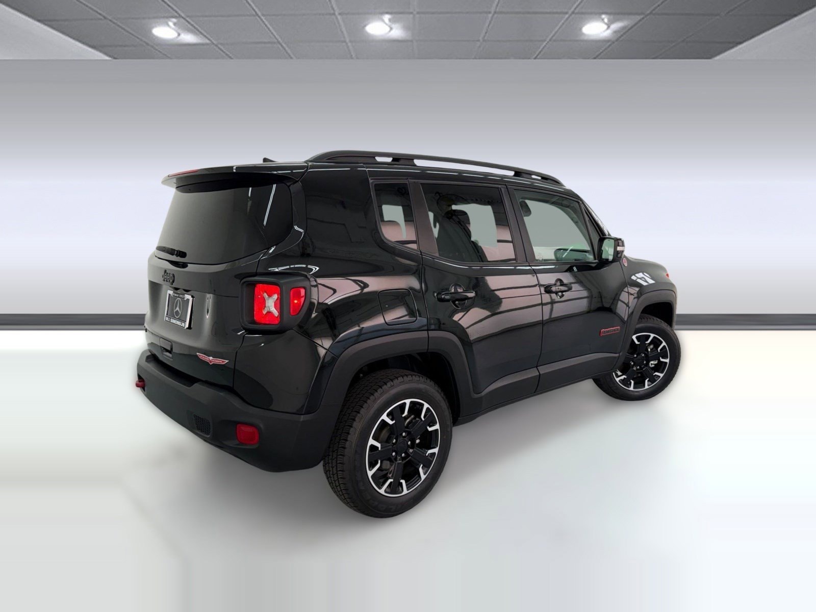 2023 Jeep Renegade Trailhawk photo 3