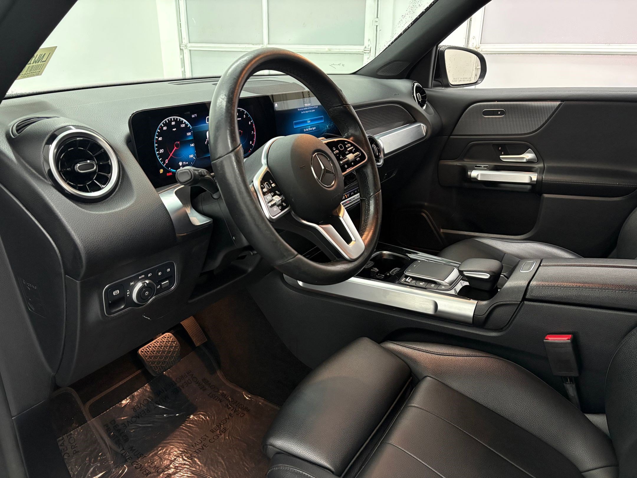 2022 Mercedes Benz GLB 250 photo 3