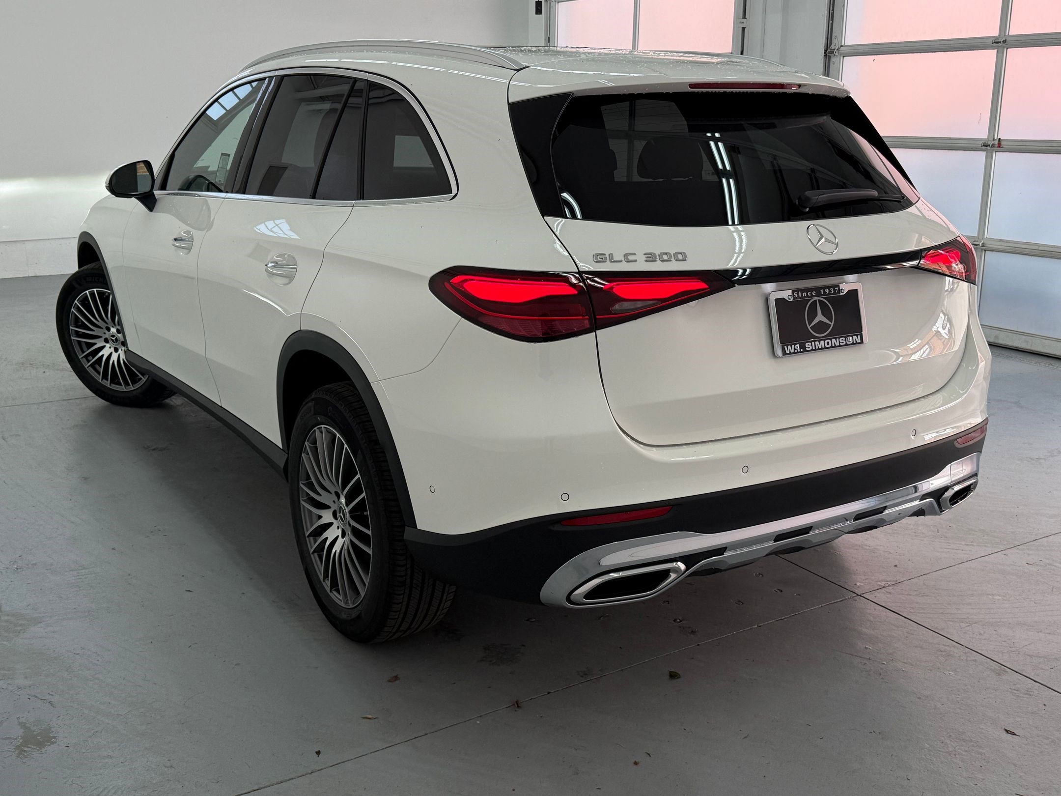 2026 Mercedes Benz GLC 300 photo 2