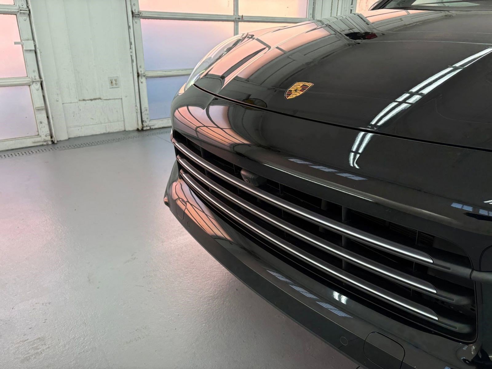 2023 Porsche Cayenne Platinum Edition photo 4