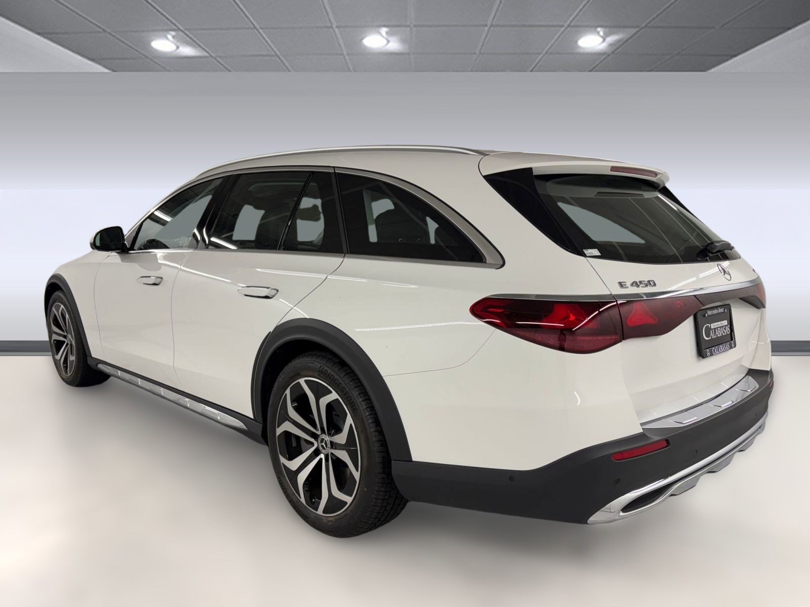 2025 Mercedes Benz E 450 4MATIC All-Terrain Wagon photo 3