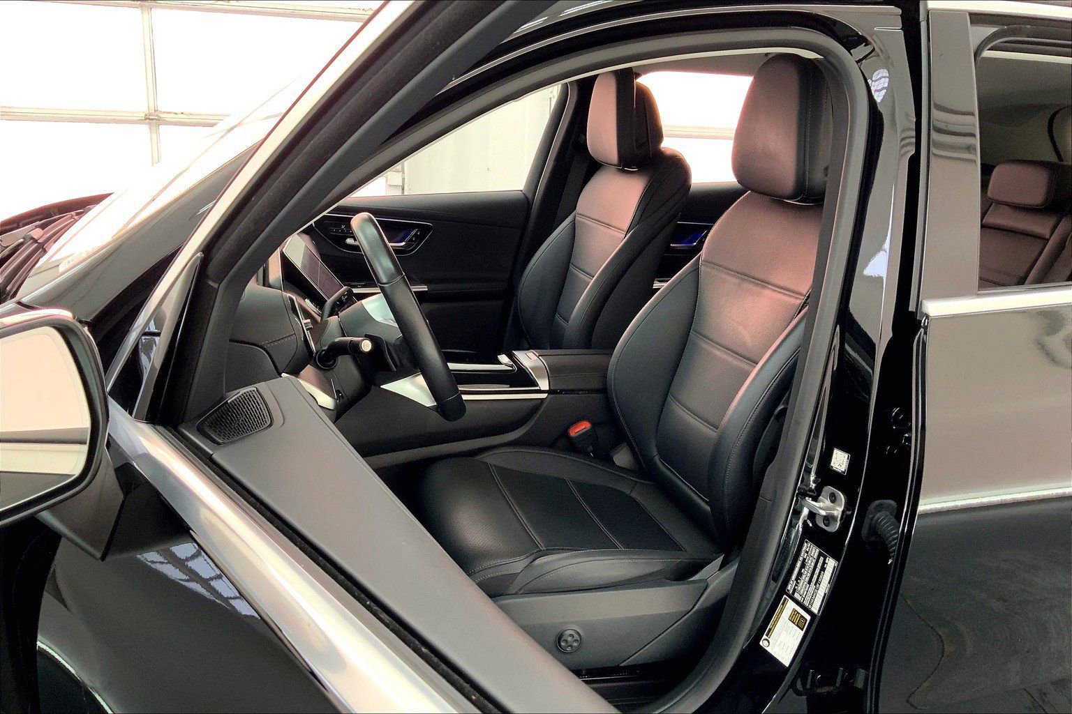 2024 Mercedes Benz GLC 300 photo 4