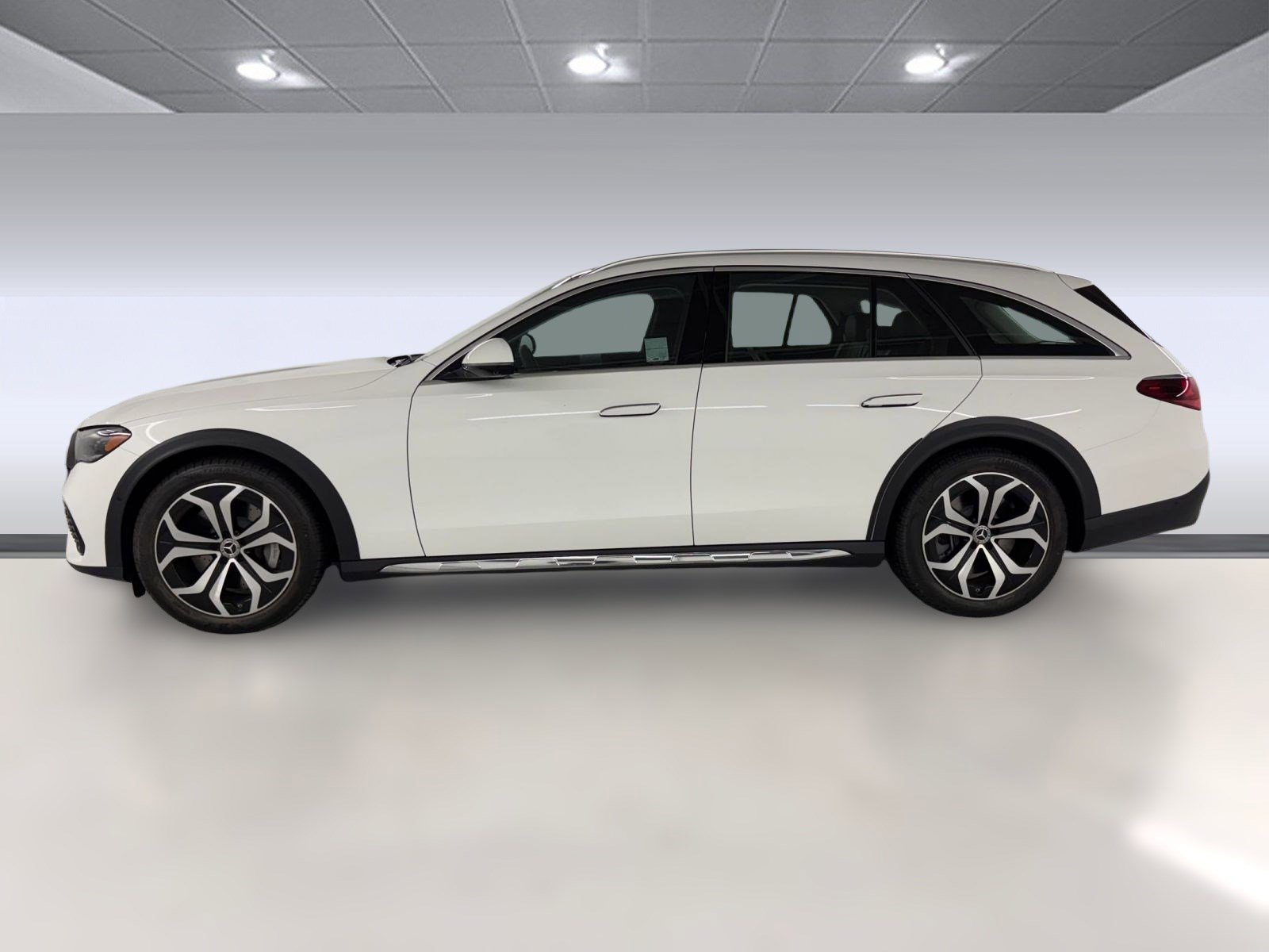 2025 Mercedes Benz E 450 4MATIC All-Terrain Wagon photo 2