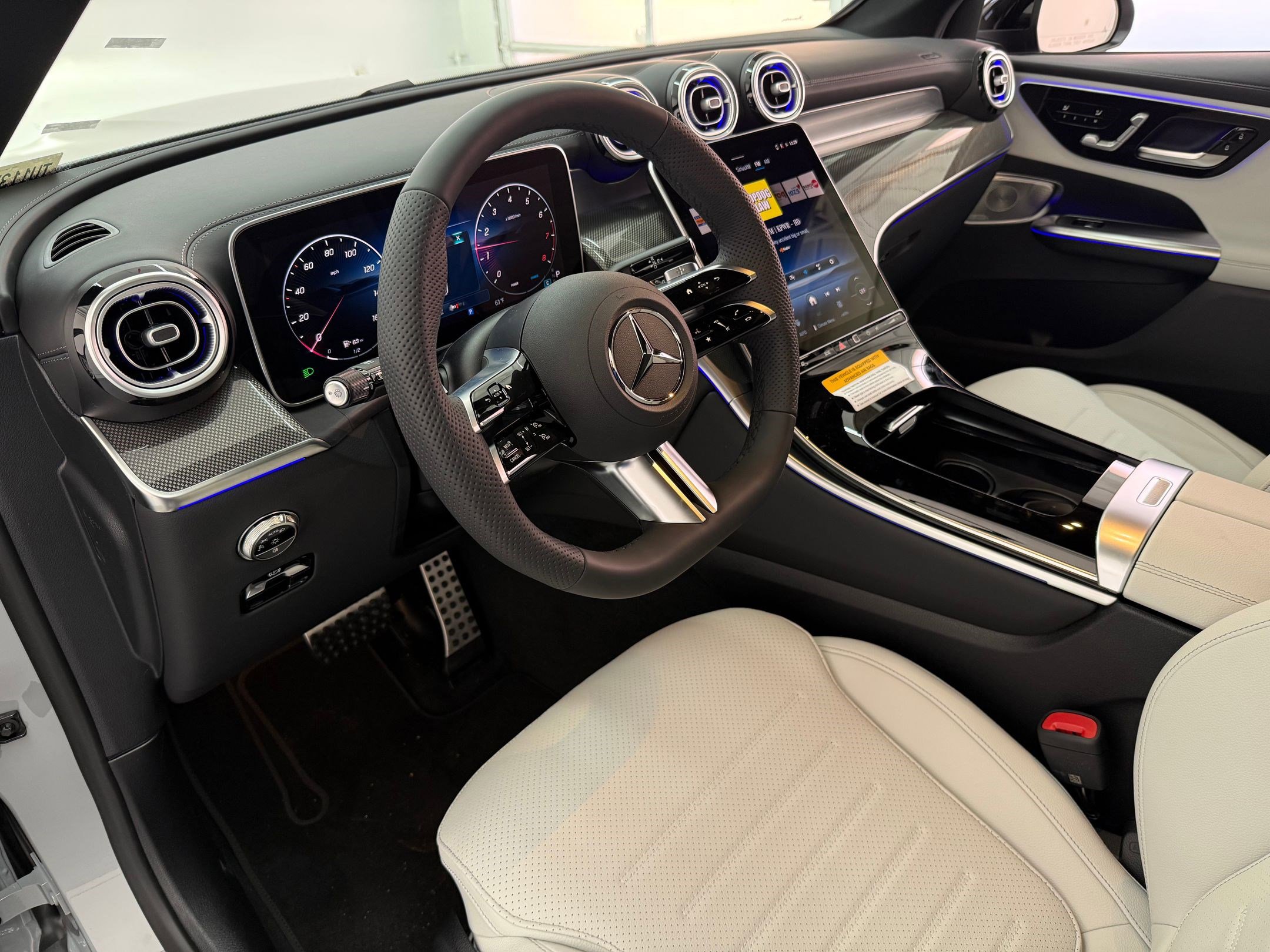 2026 Mercedes Benz GLC 300 photo 3