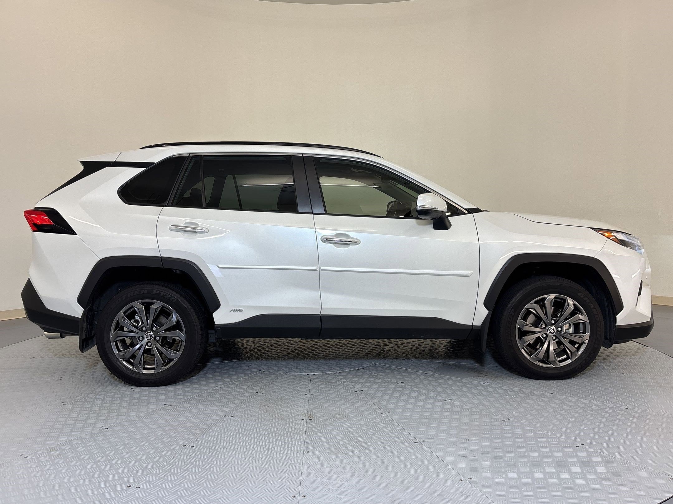 2024 Toyota RAV4 Hybrid Hybrid Limited photo 3