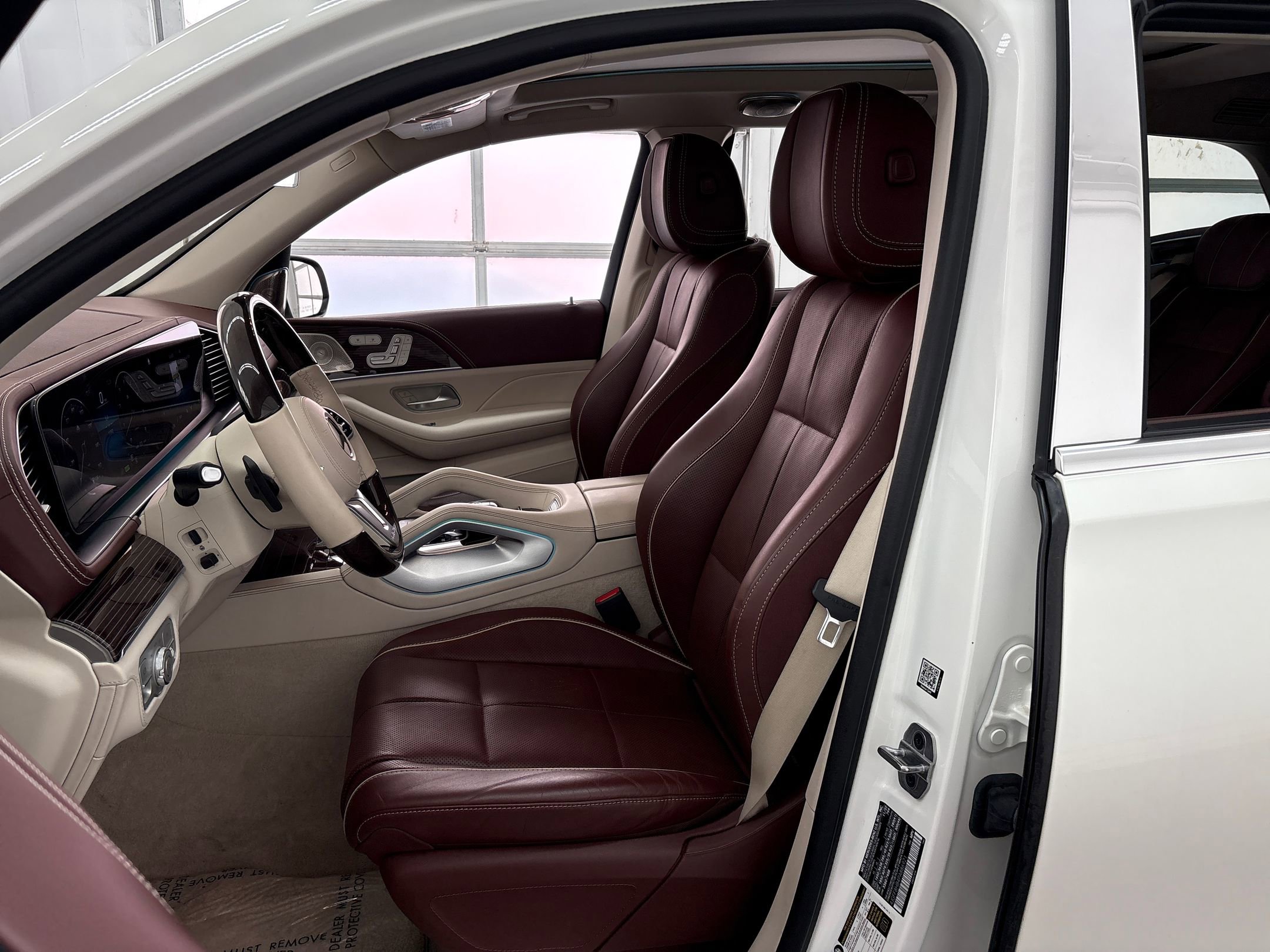 2023 Mercedes Benz GLS Maybach 600 4MATIC photo 4