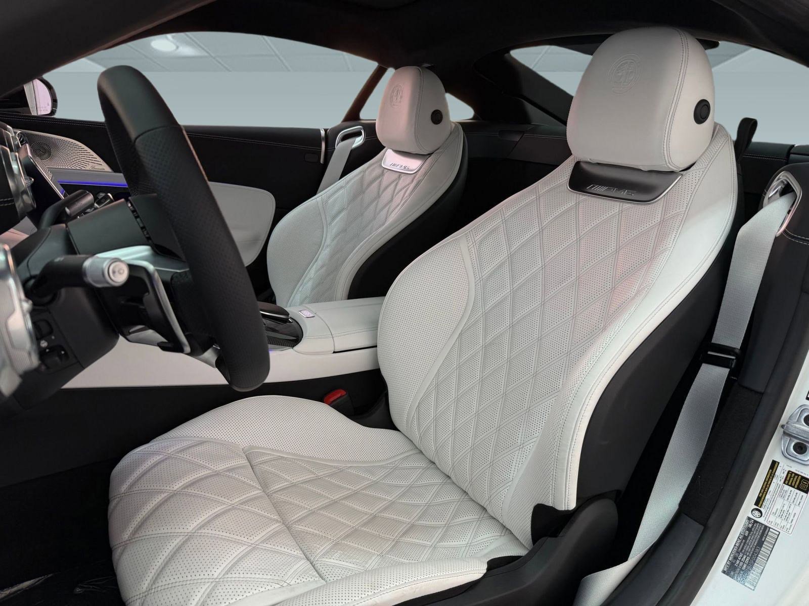 2025 Mercedes Benz AMG GT photo 4