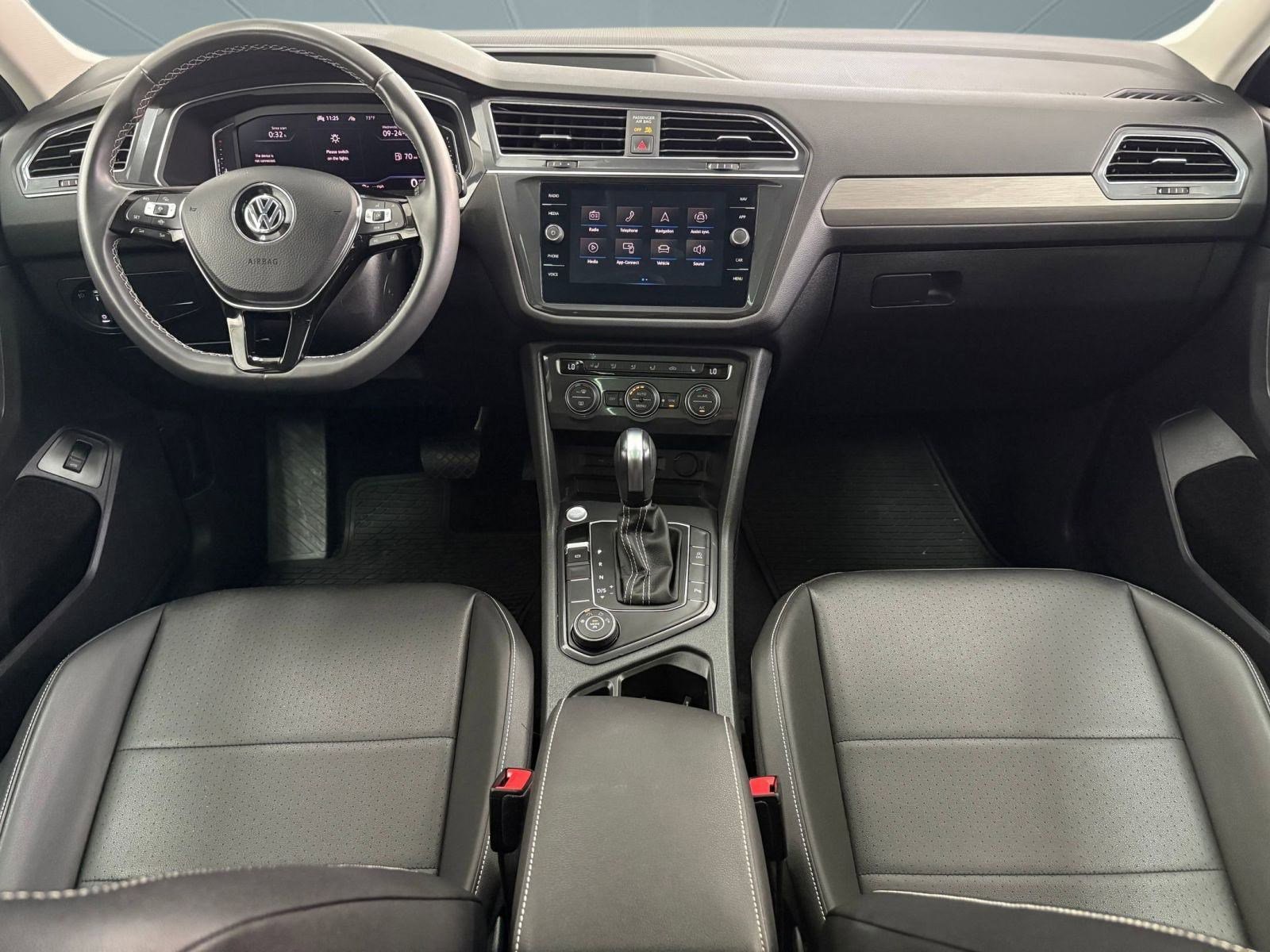 2021 Volkswagen Tiguan SEL photo 4