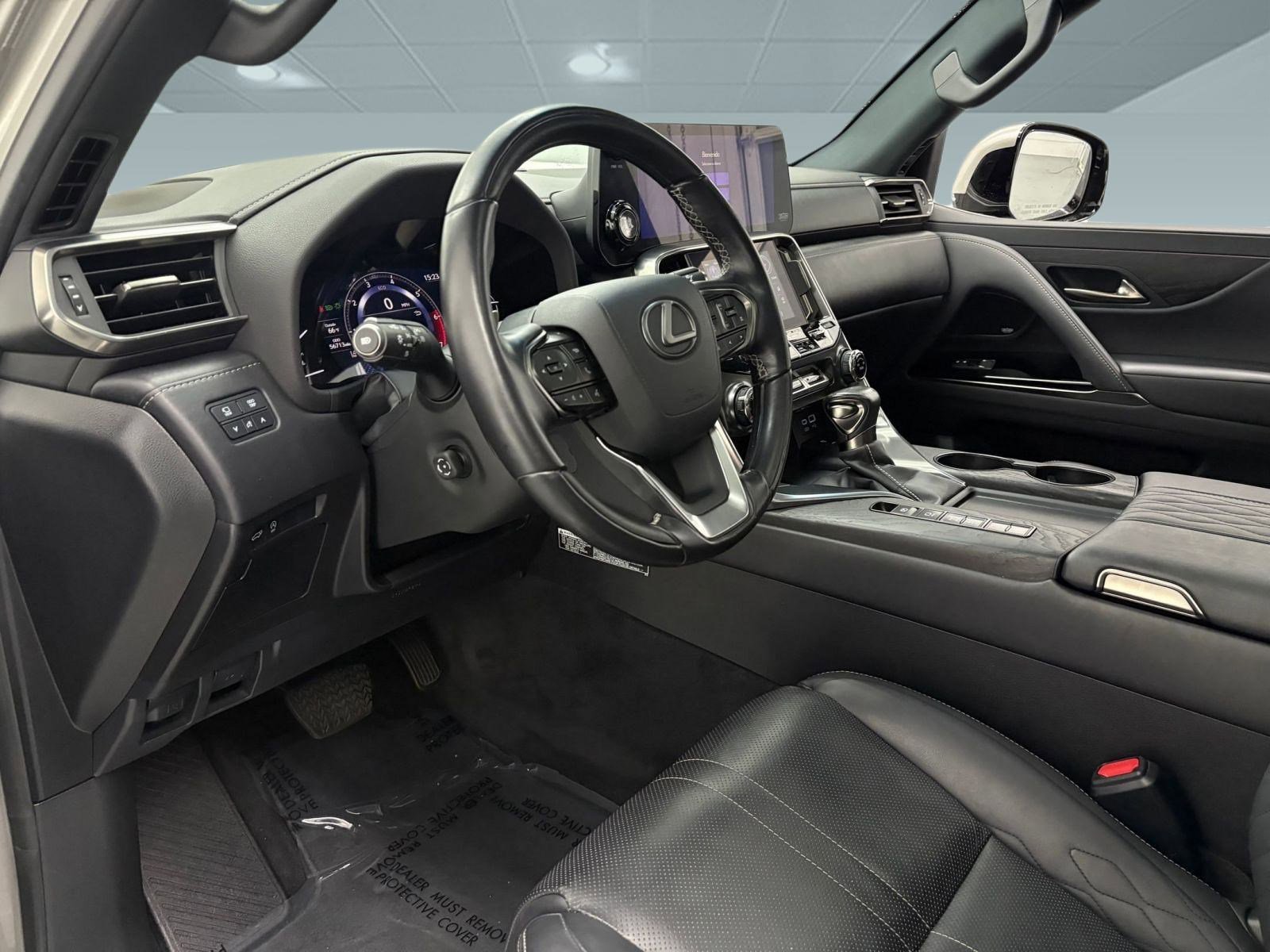 2022 Lexus LX 600 Ultra Luxury photo 4