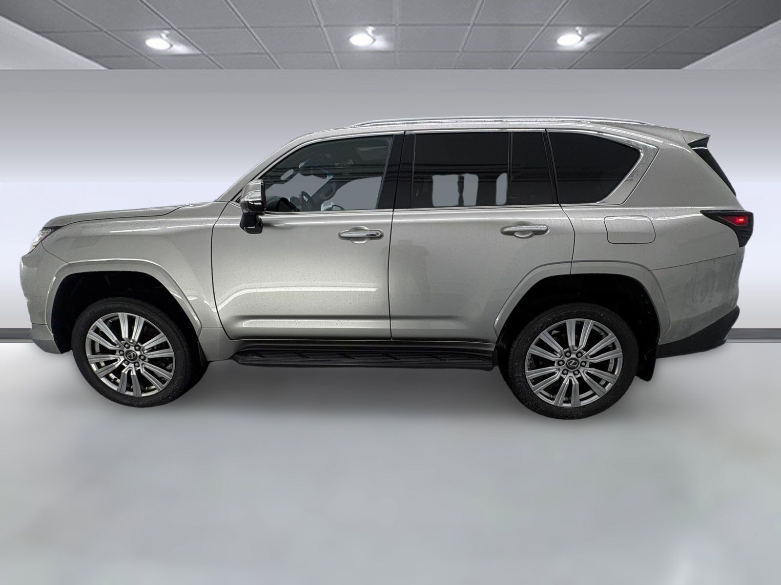 2022 Lexus LX 600 Ultra Luxury photo 2