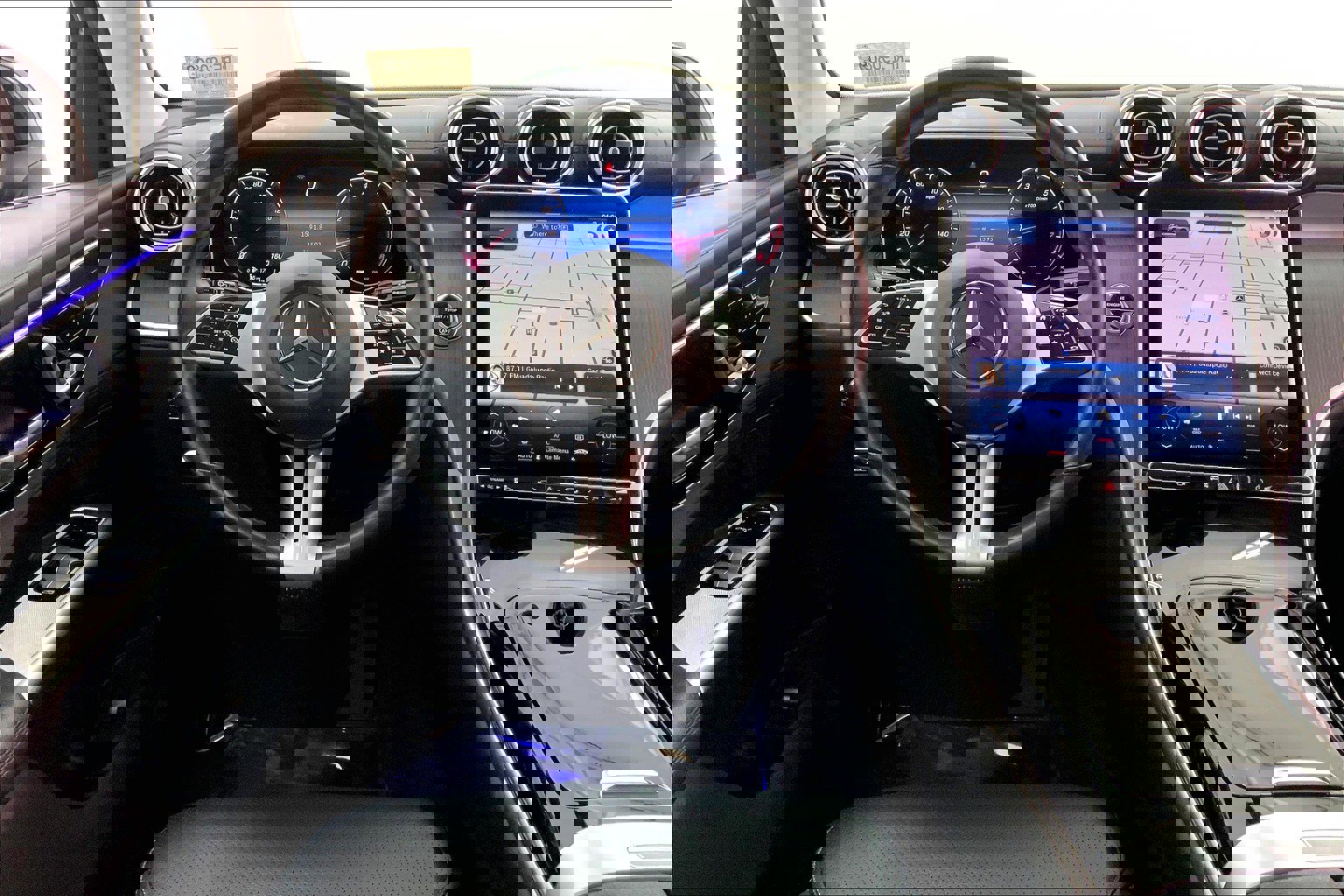 2024 Mercedes Benz GLC 300 photo 4