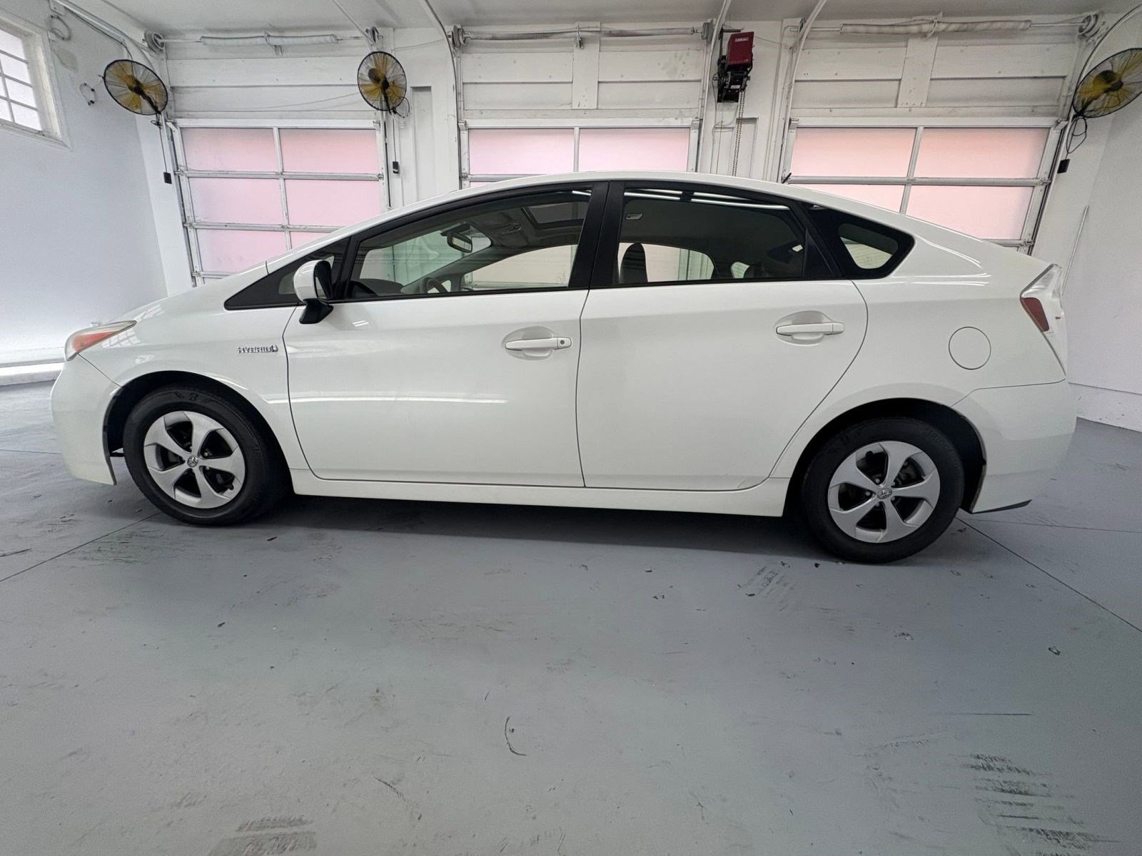 2015 Toyota Prius Four photo 2
