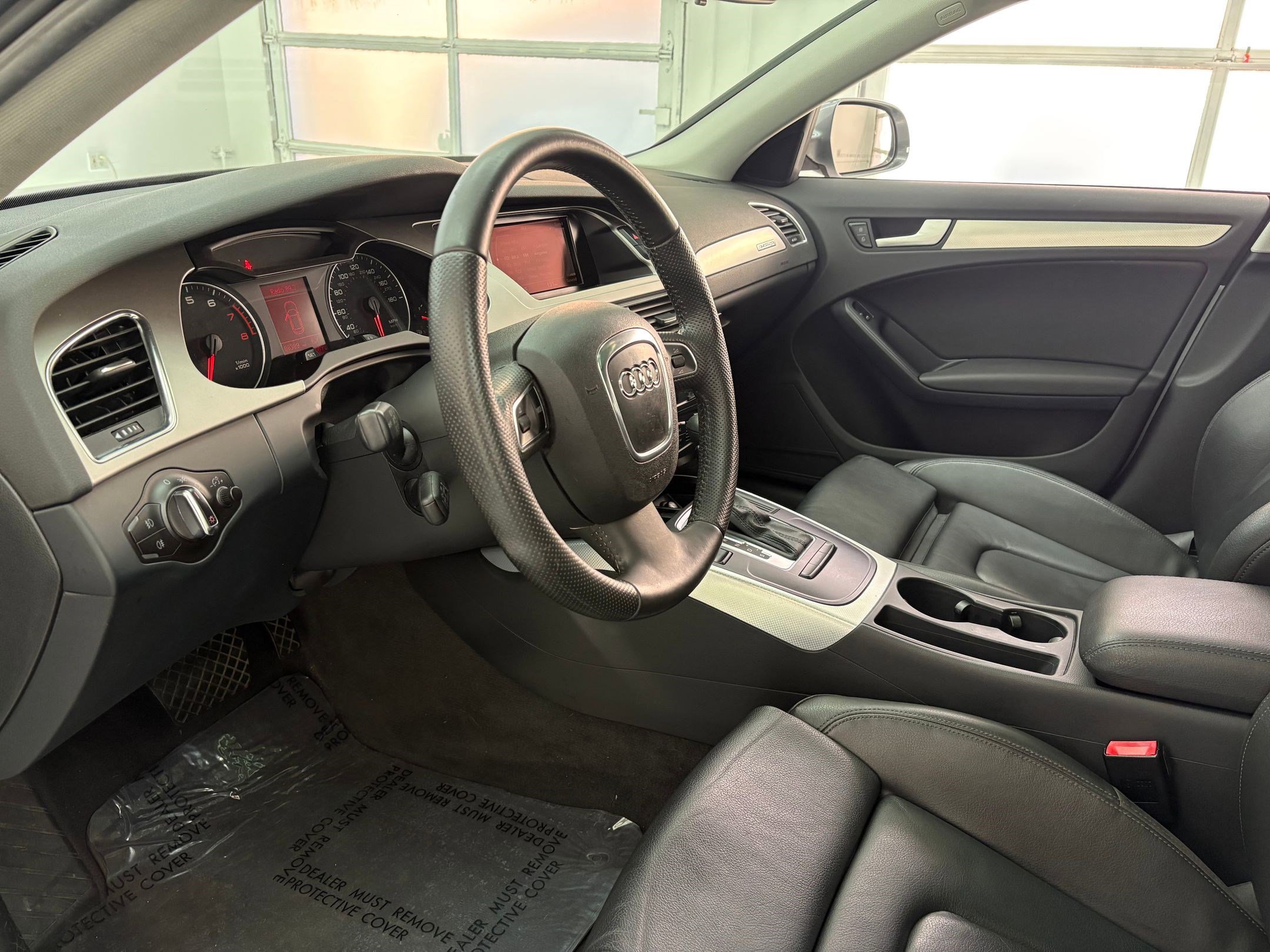 2010 Audi A4 2.0T Premium photo 4