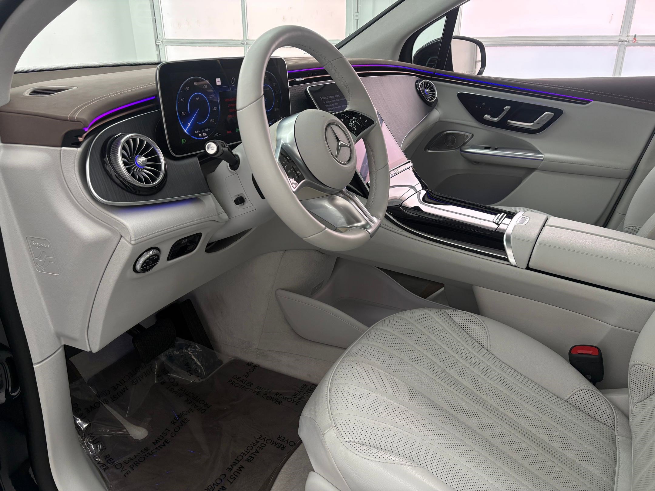 2023 Mercedes Benz 500 4MATIC photo 4