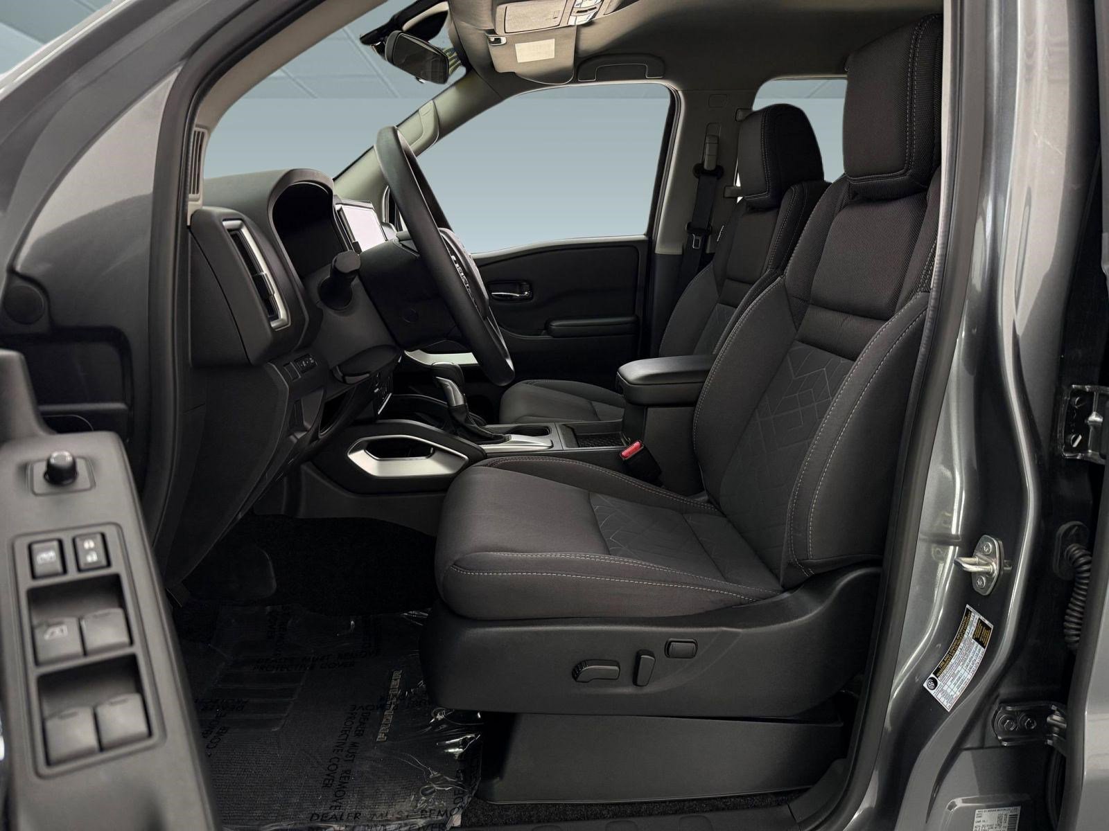 2025 Nissan Frontier SV photo 4