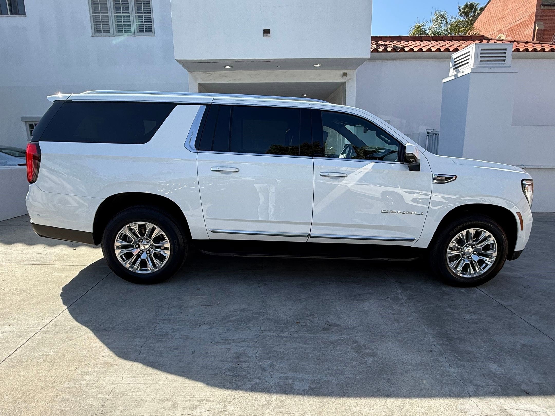 2025 GMC Yukon XL Denali photo 6