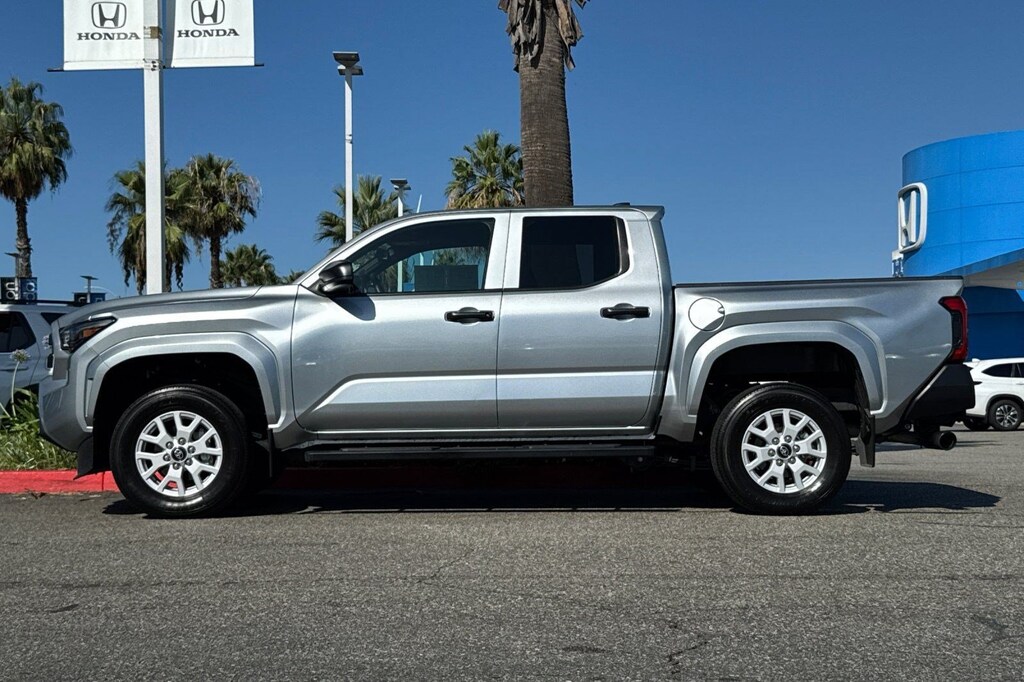Used 2024 Toyota Tacoma SR Truck Double Cab