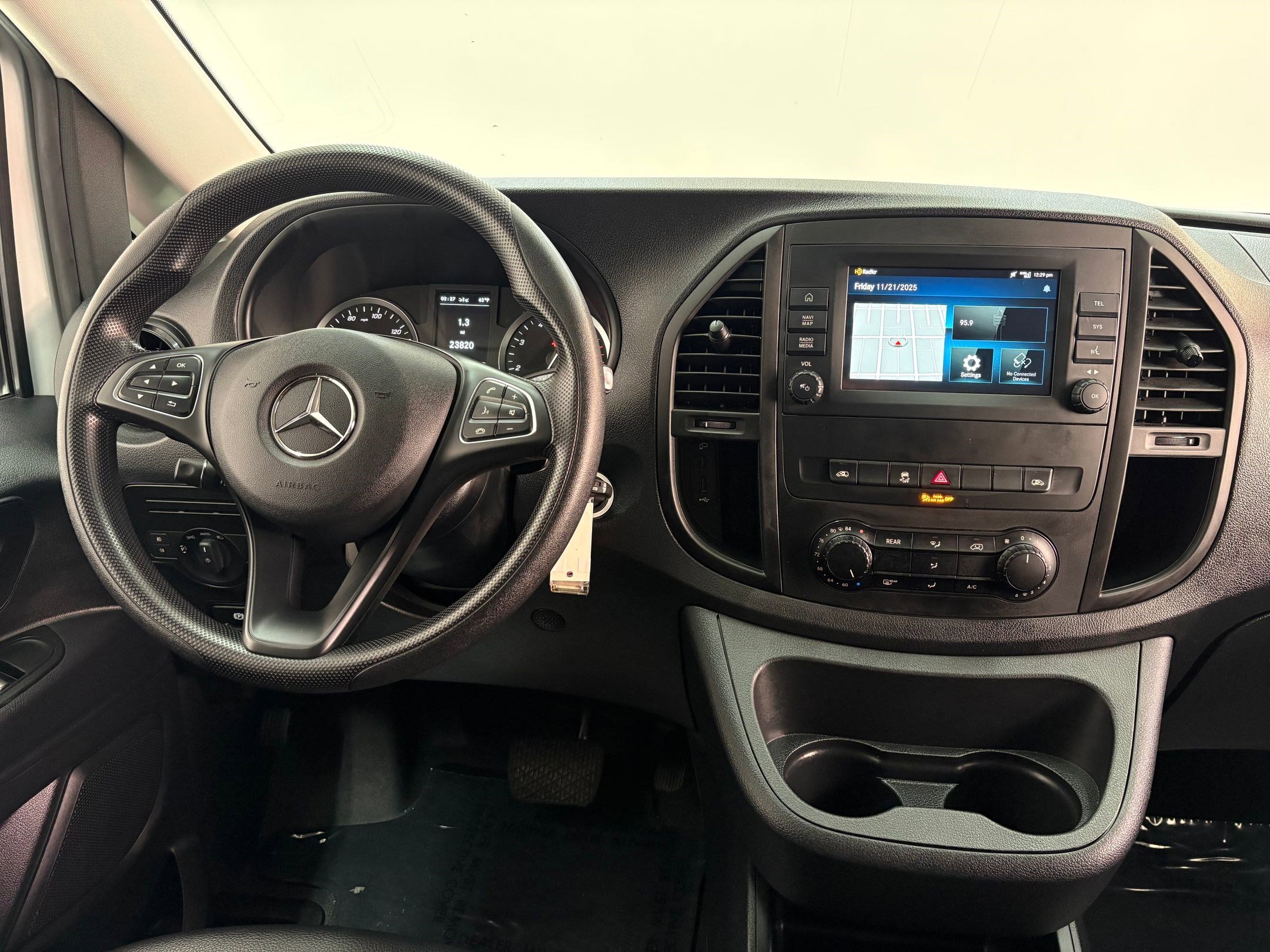 2023 Mercedes Benz Metris Van photo 2