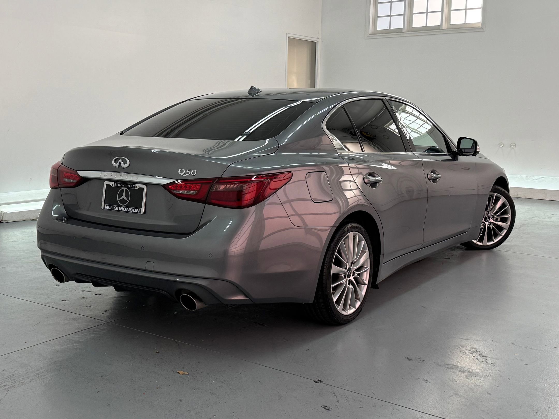 2023 INFINITI Q50 LUXE photo 3