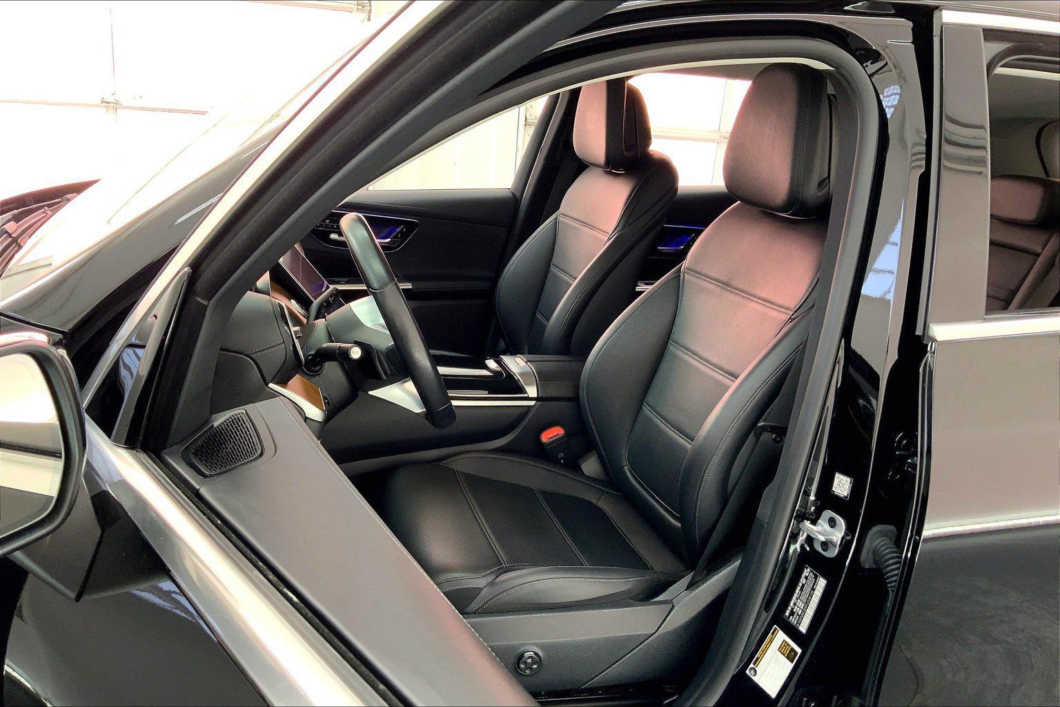 2023 Mercedes Benz GLC 300 photo 4