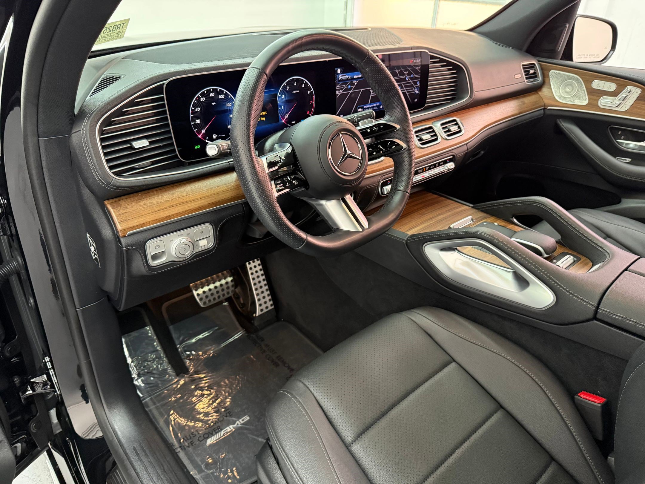 2024 Mercedes Benz GLS 450 photo 3