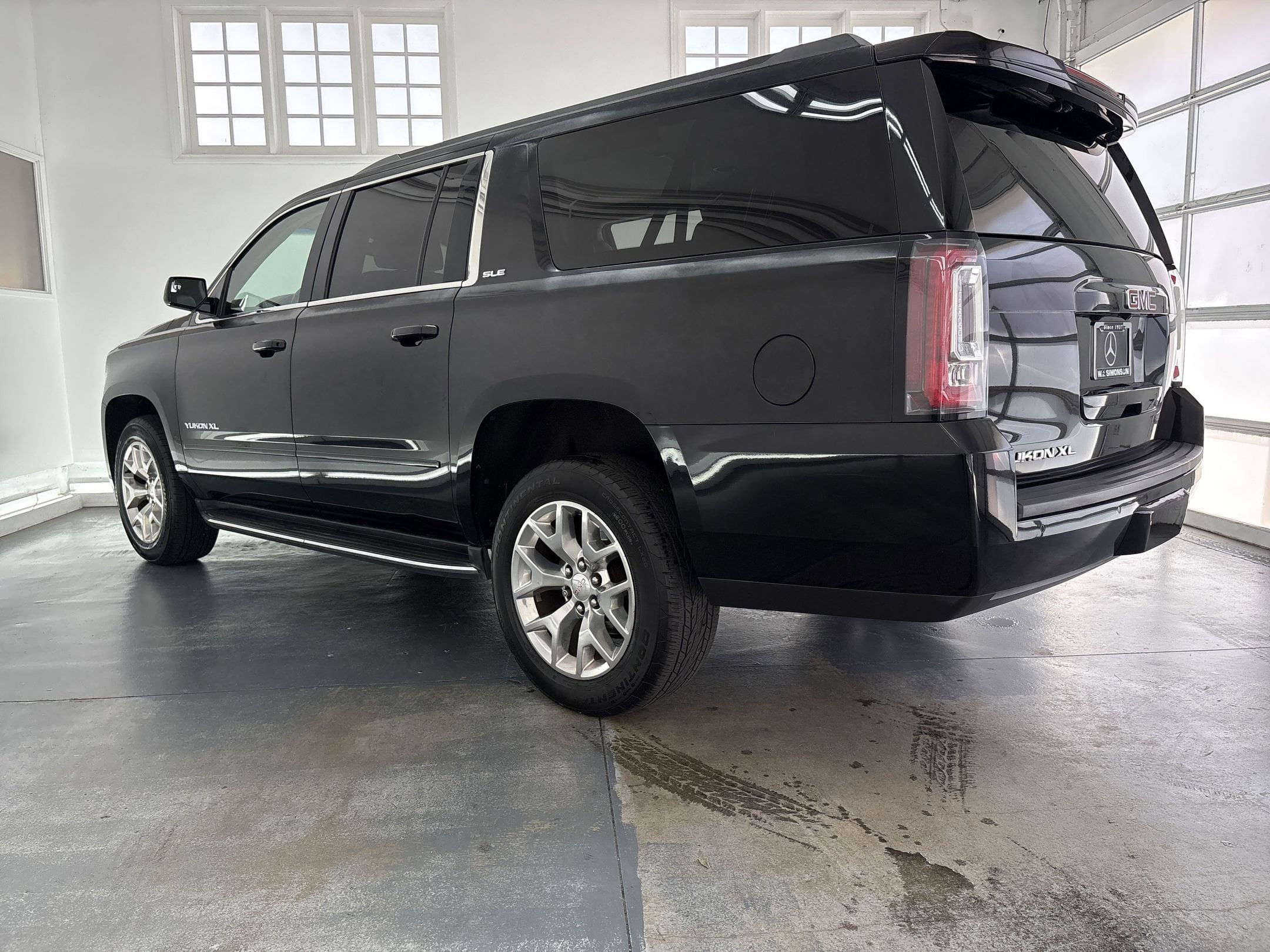 Used 2018 GMC Yukon XL SLE with VIN 1GKS1FKC0JR143502 for sale in Santa Monica, CA