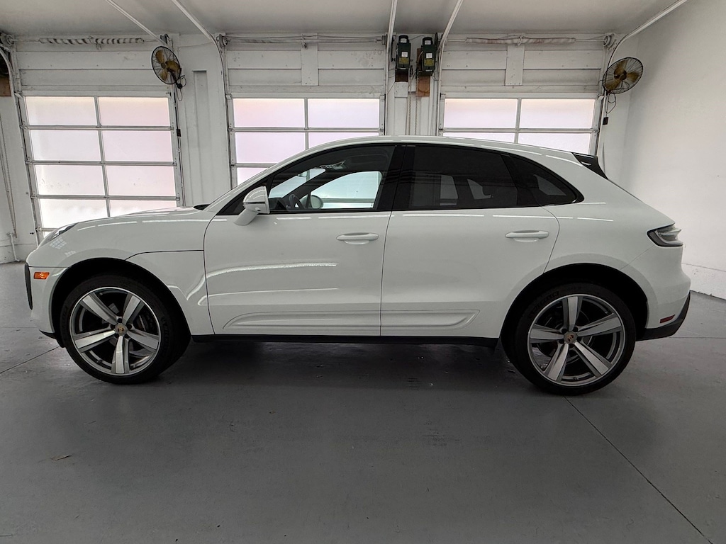 Used 2025 Porsche Macan Macan (AWD) SUV