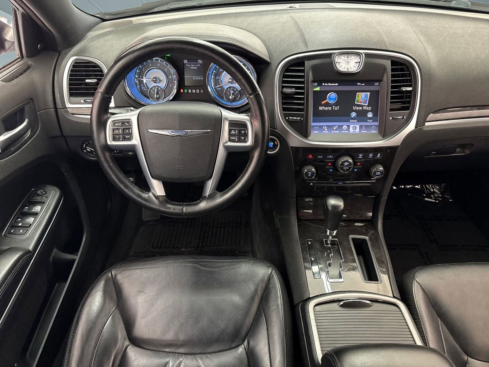 2011 Chrysler 300 Limited photo 3