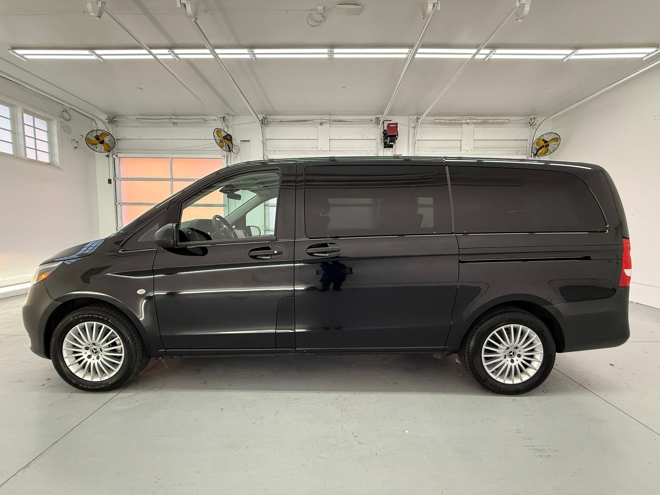 2023 Mercedes Benz Metris Van photo 2
