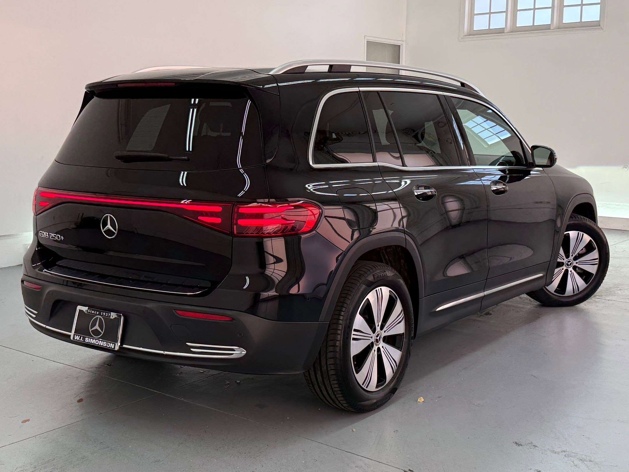 2025 Mercedes-Benz EQB 250+ EQB 250+ photo 3