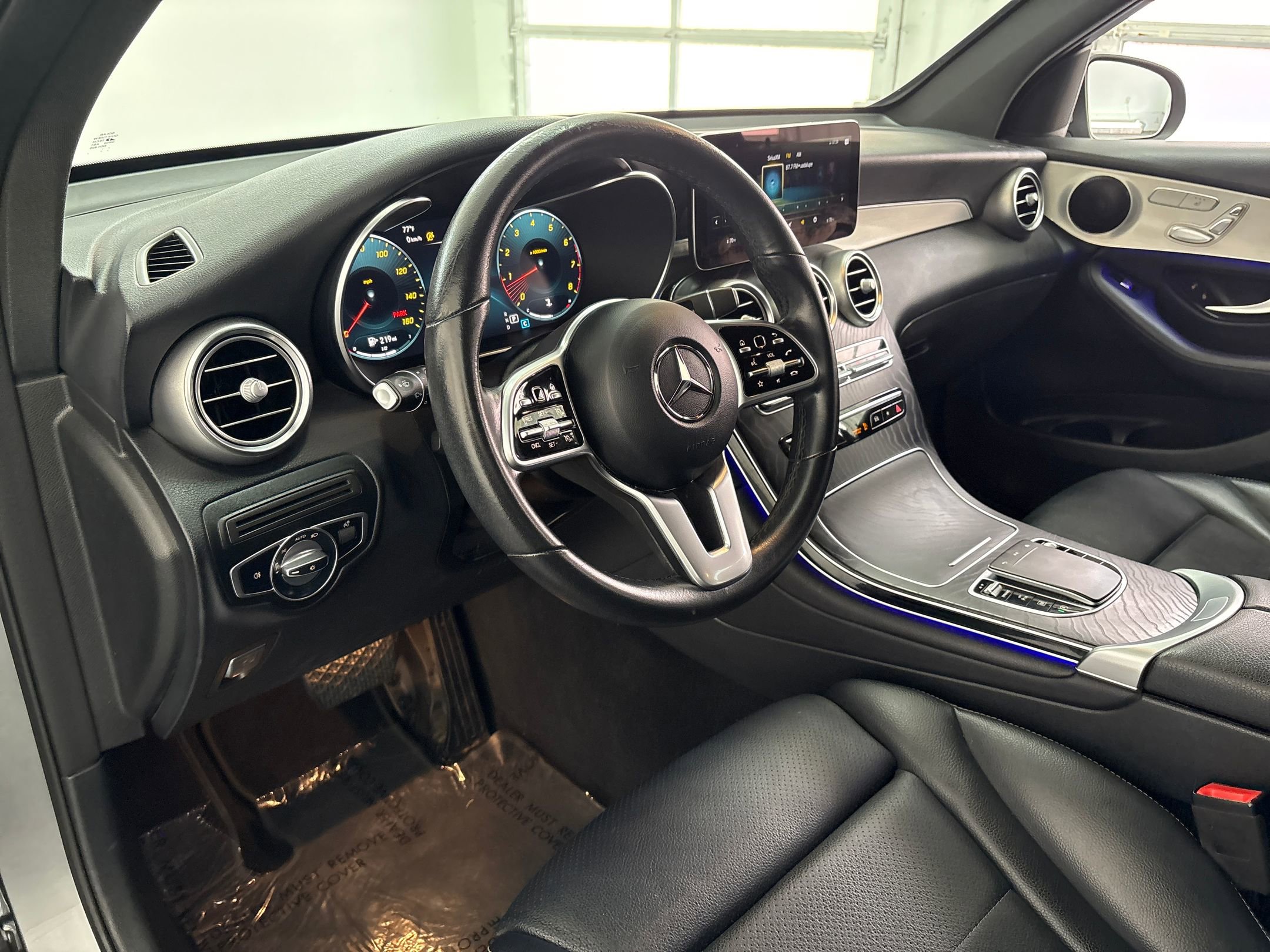 2022 Mercedes Benz GLC 300 photo 3